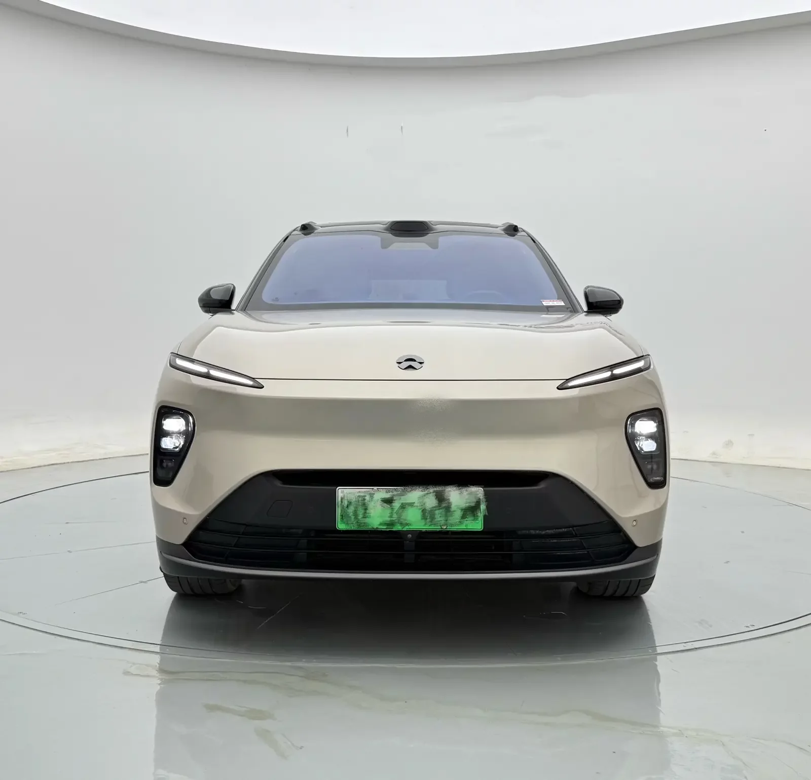 NIO ES8  из Китая