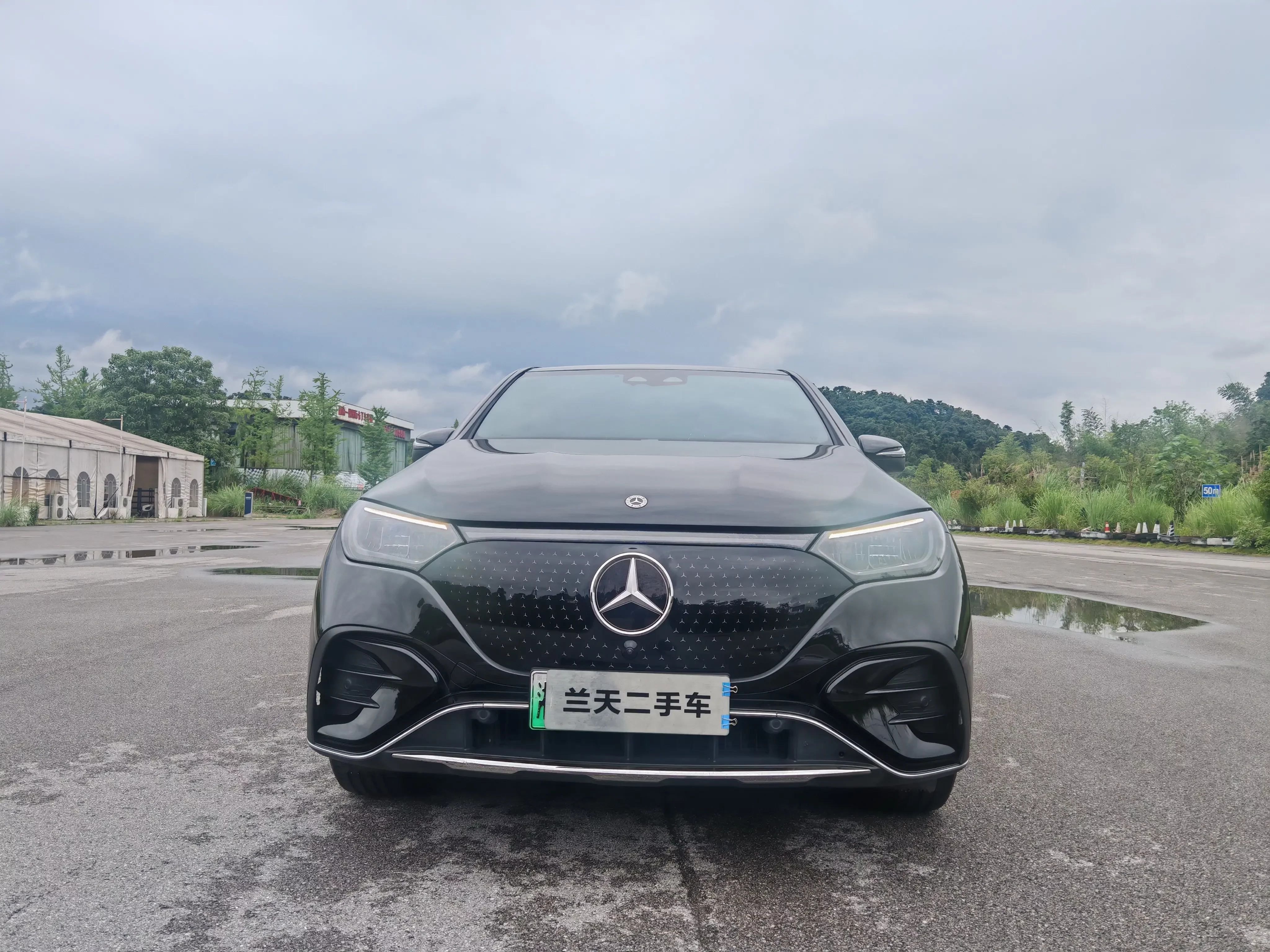 Mercedes-Benz EQE SUV