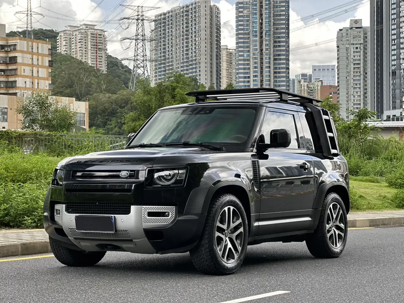 Land Rover guard