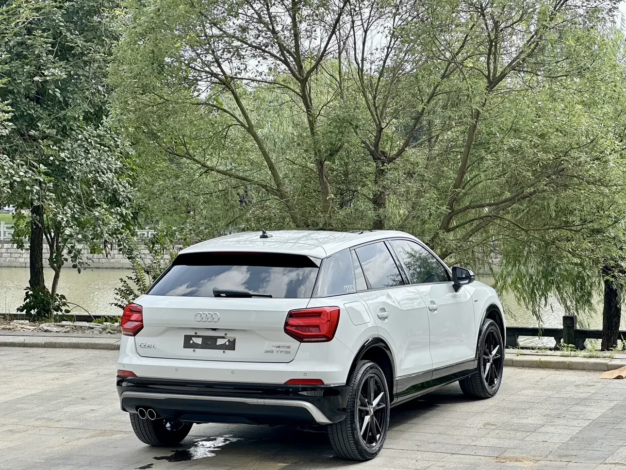 Audi Q2L