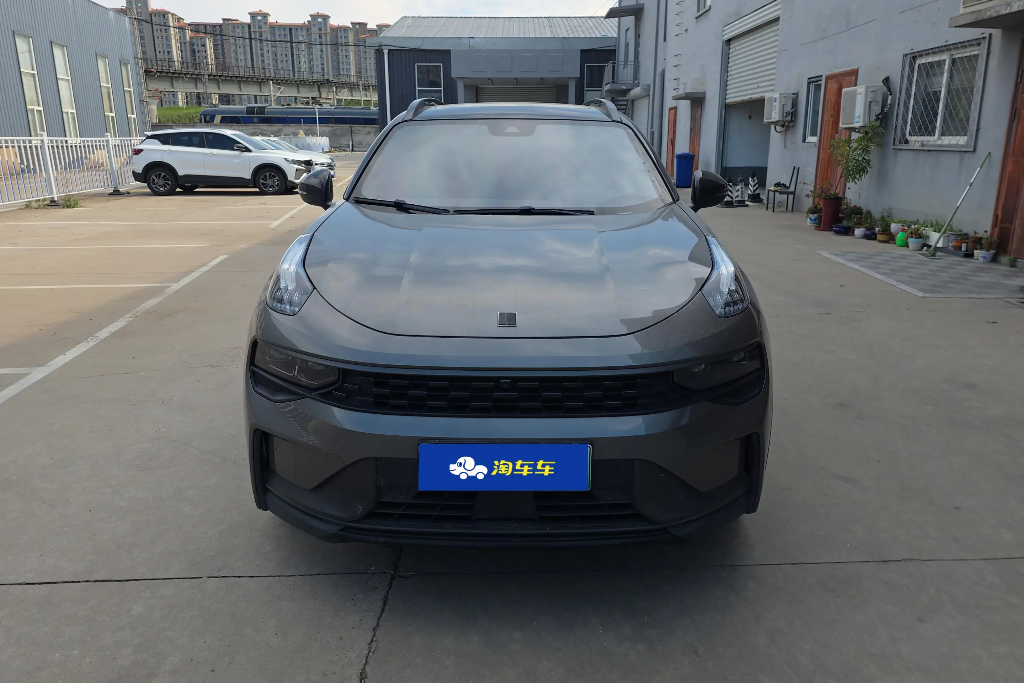 Lynk & Co 01 EM-P