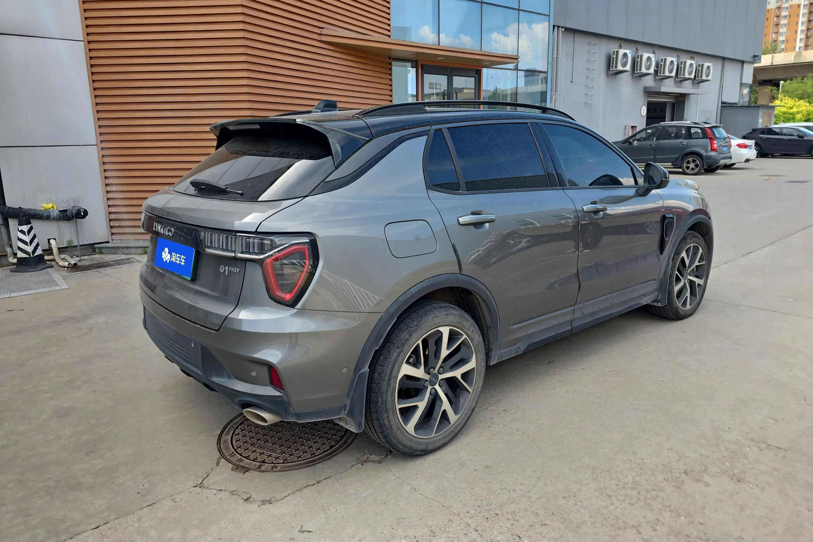 Lynk & Co 01 EM-P