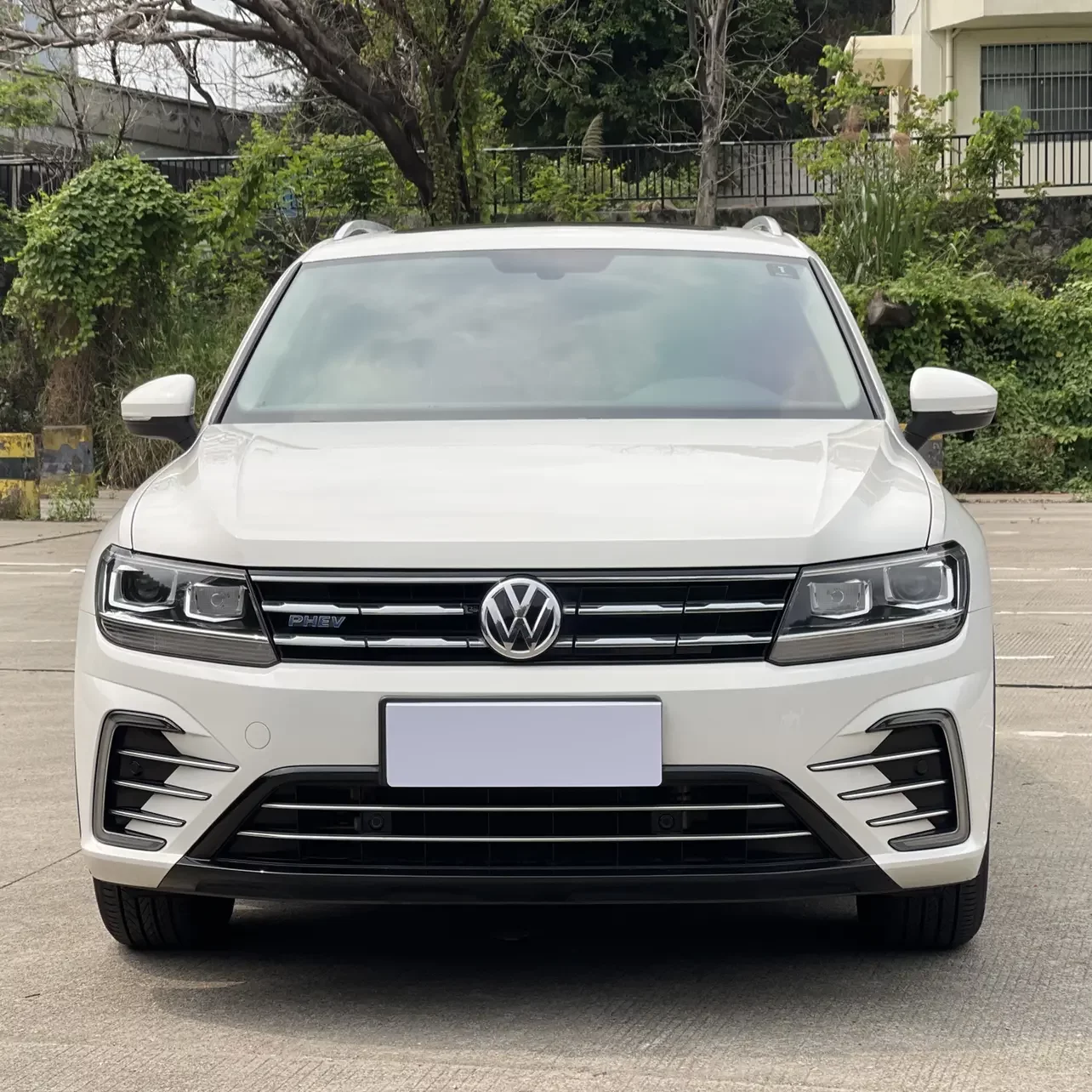 Volkswagen Tiguan L PHEV