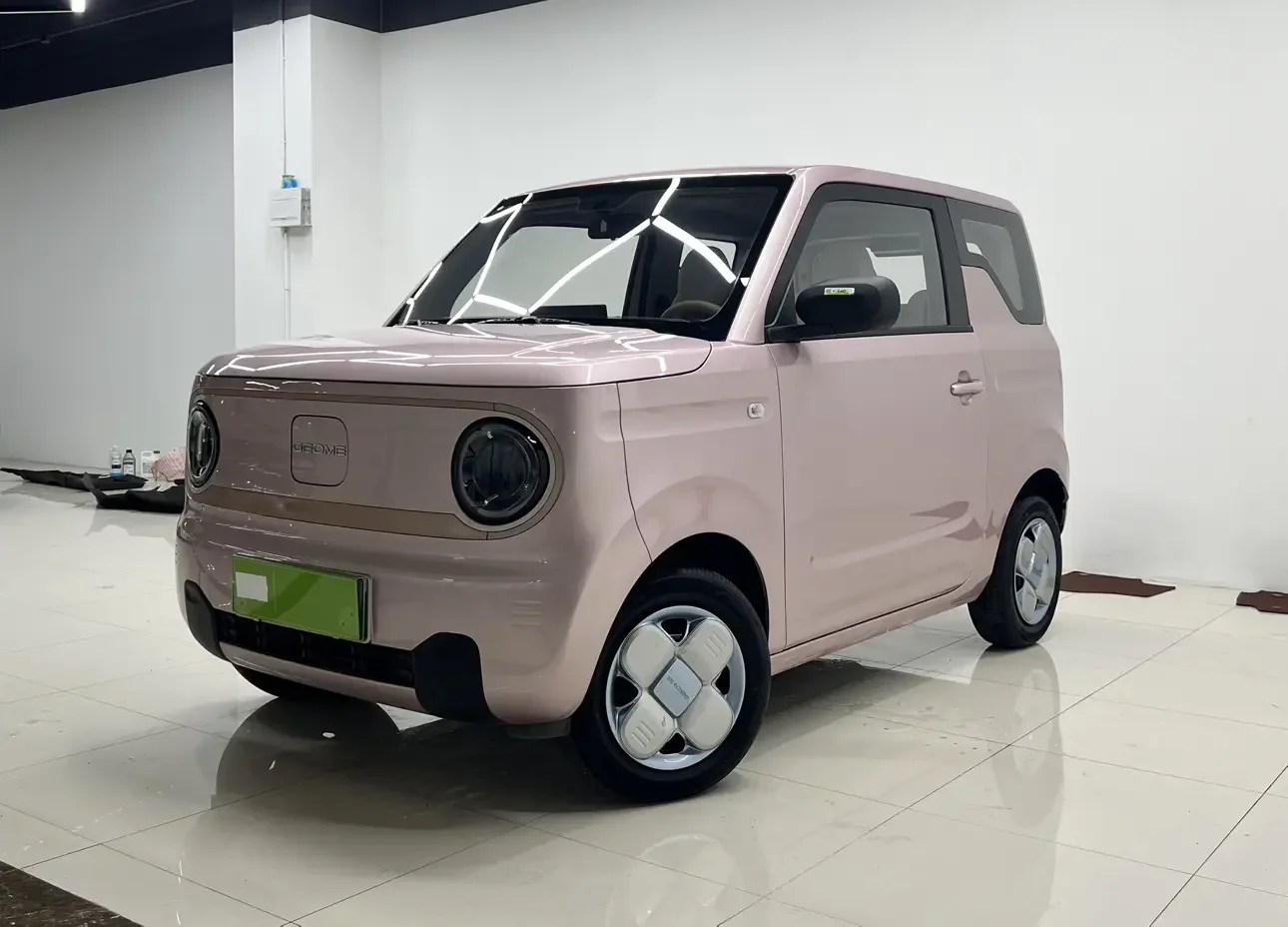 Geely panda