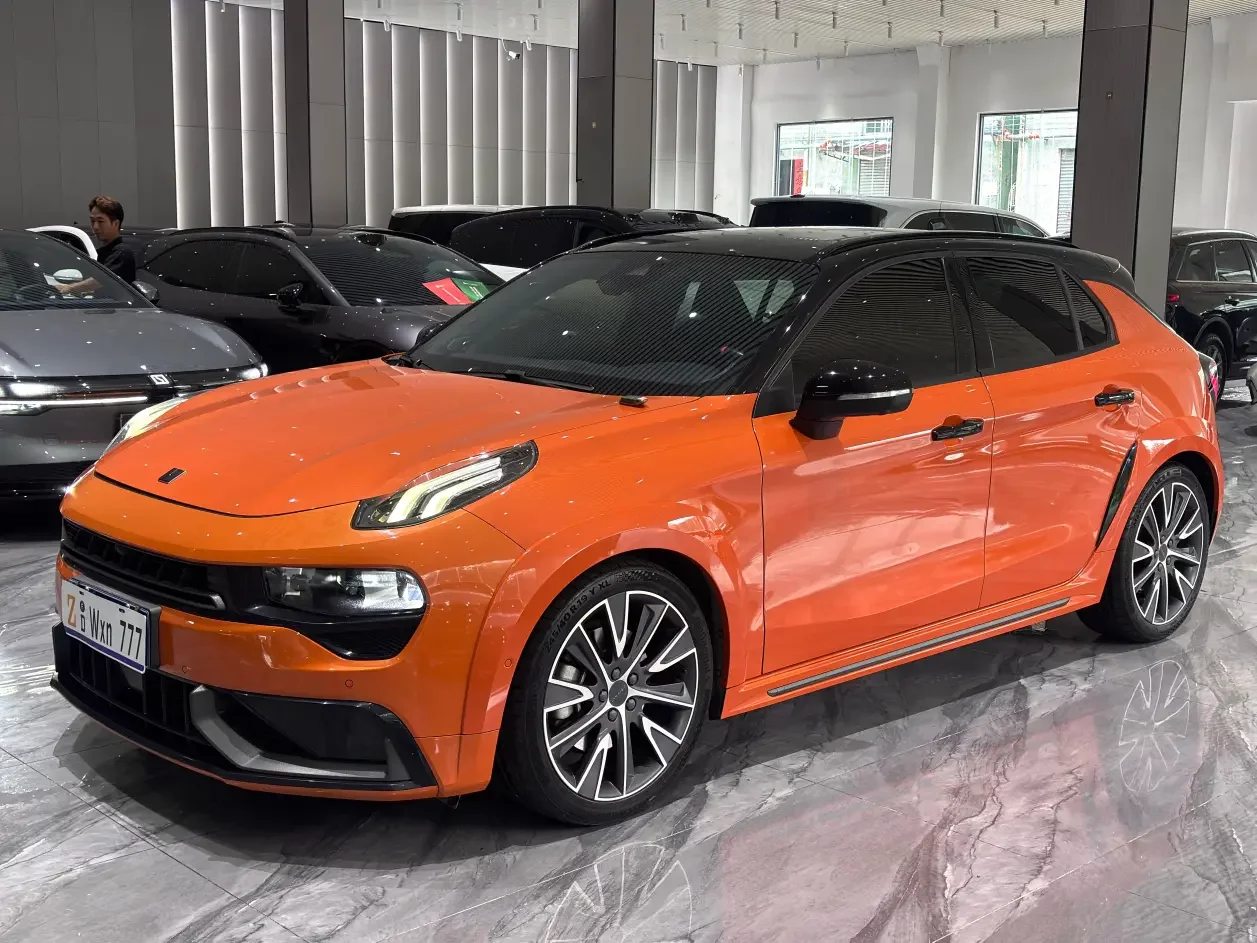 Lynk & Co 02 Hatchback