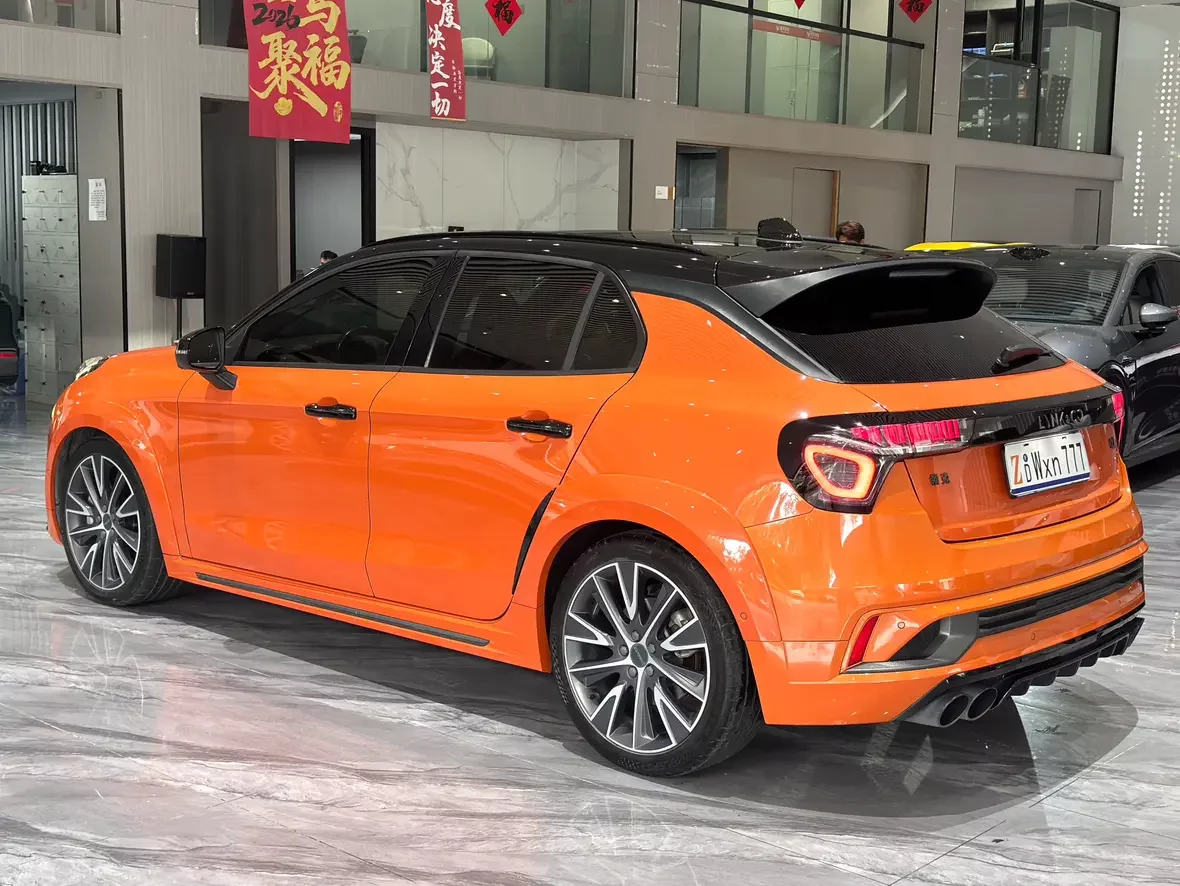Lynk & Co 02 Hatchback