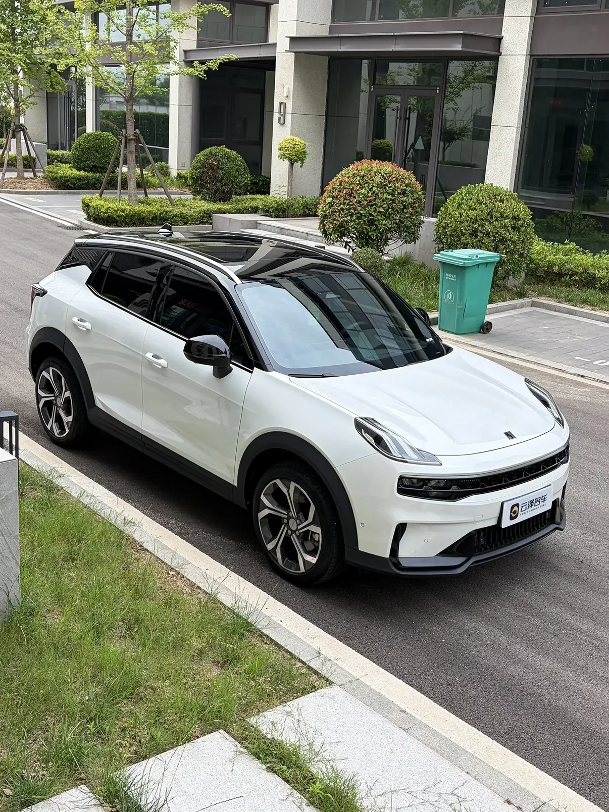 Lynk & Co 06
