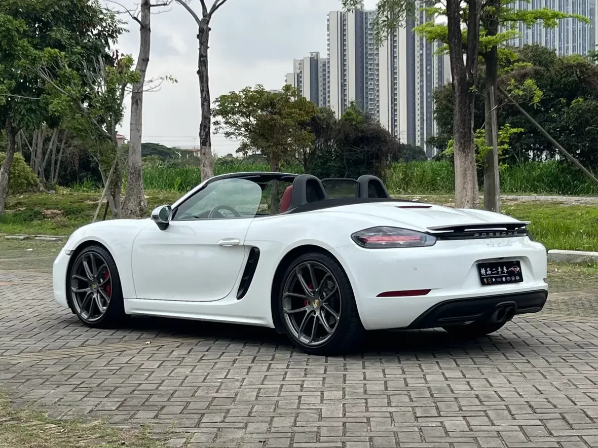Porsche 718