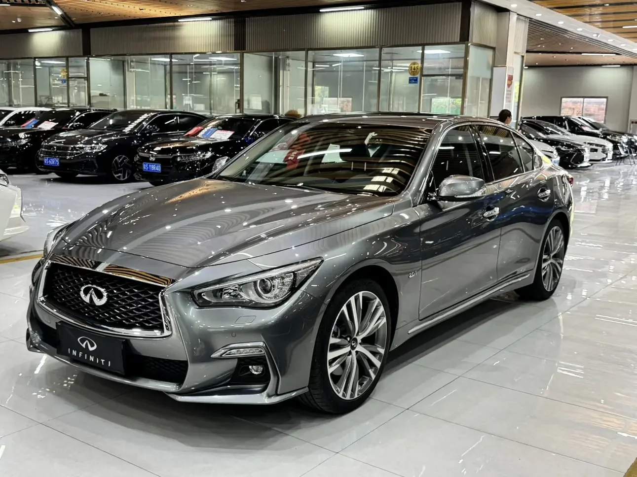 Infiniti Q50L