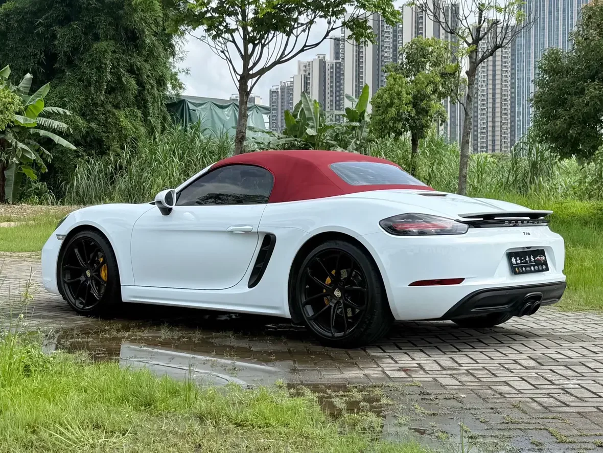 Porsche 718