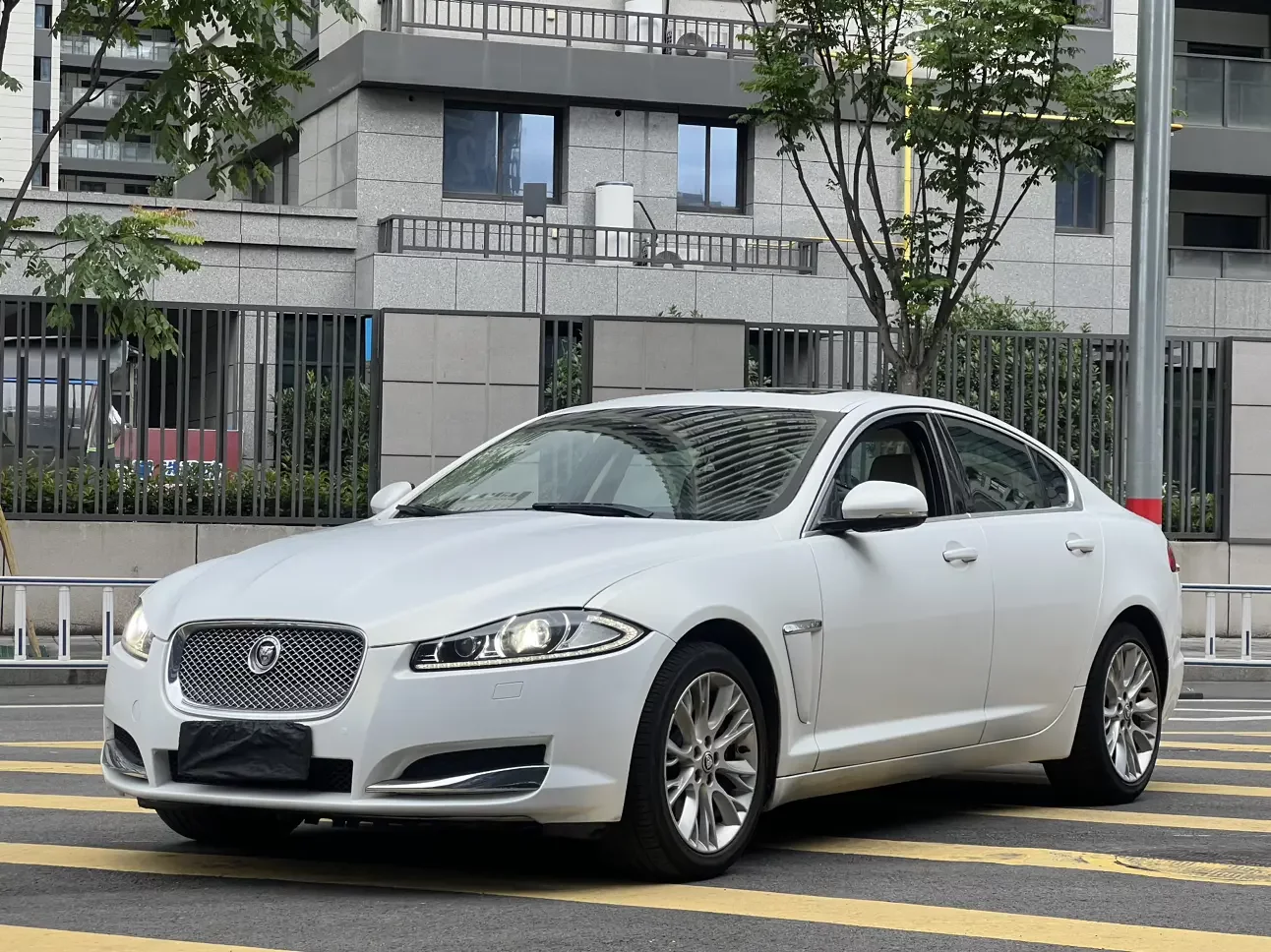 Jaguar XF  из Китая