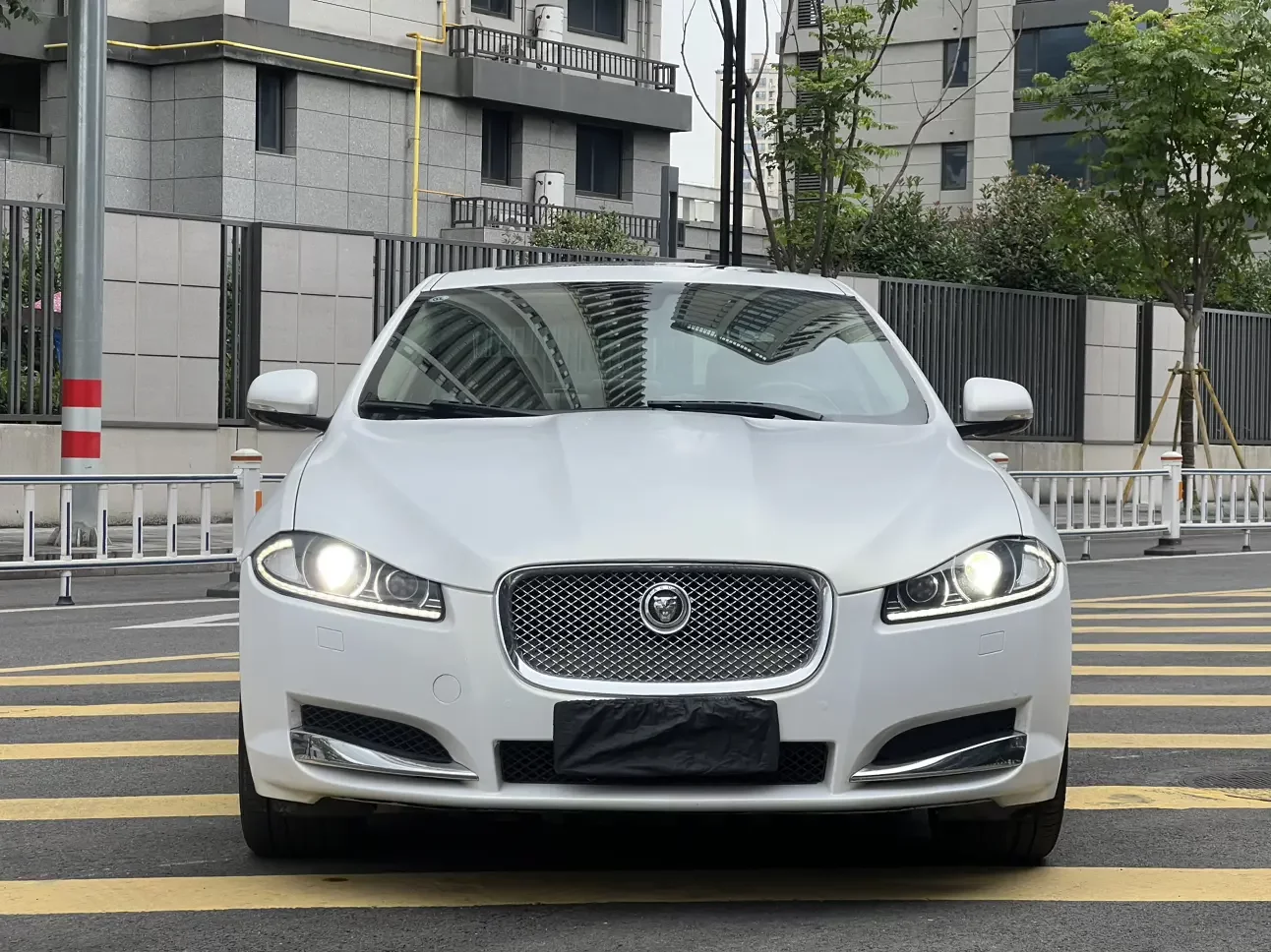 Jaguar XF  из Китая