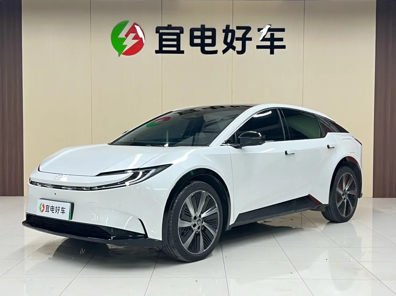 Toyota bZ5  из Китая