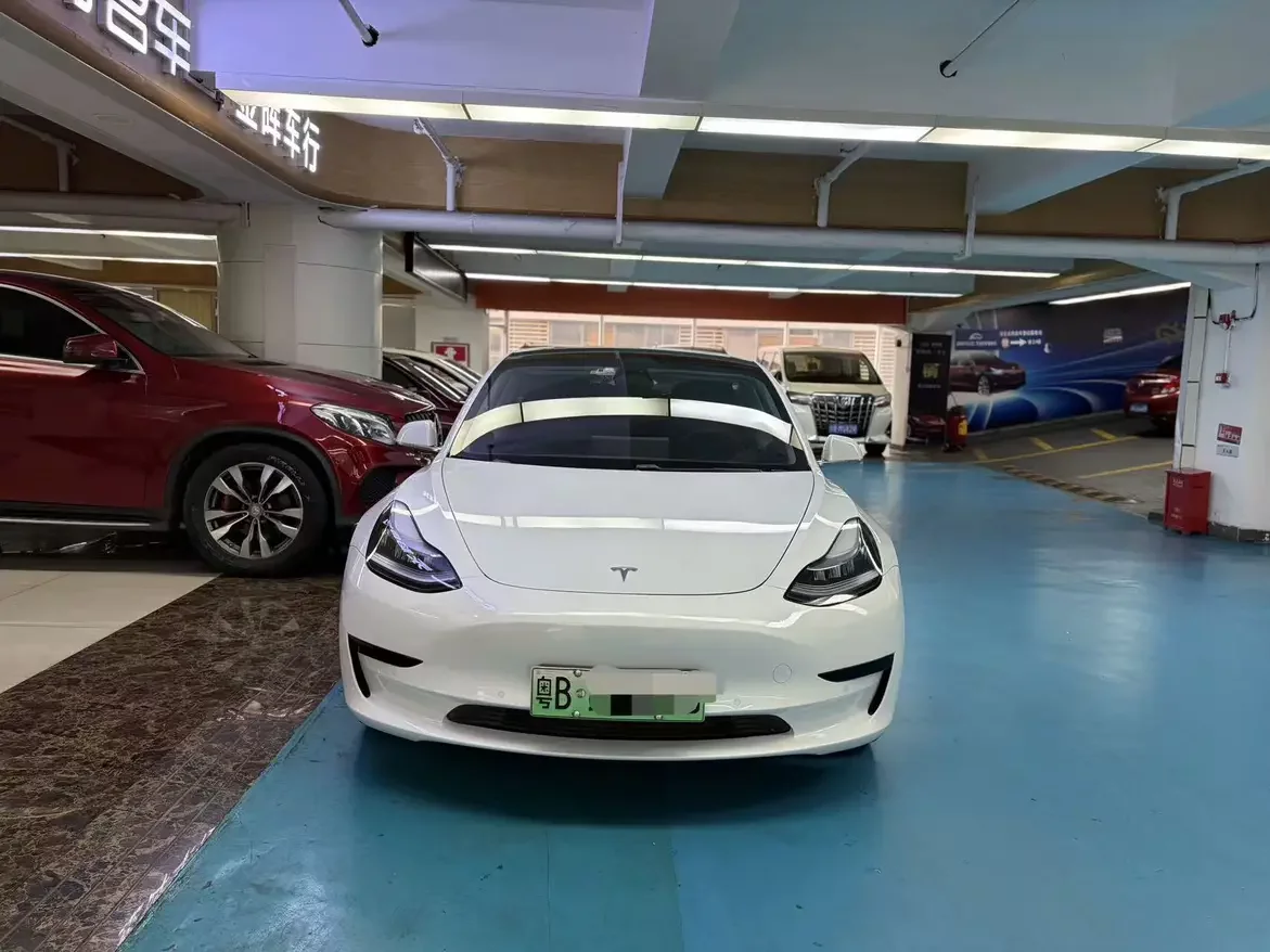 Tesla Model 3  из Китая