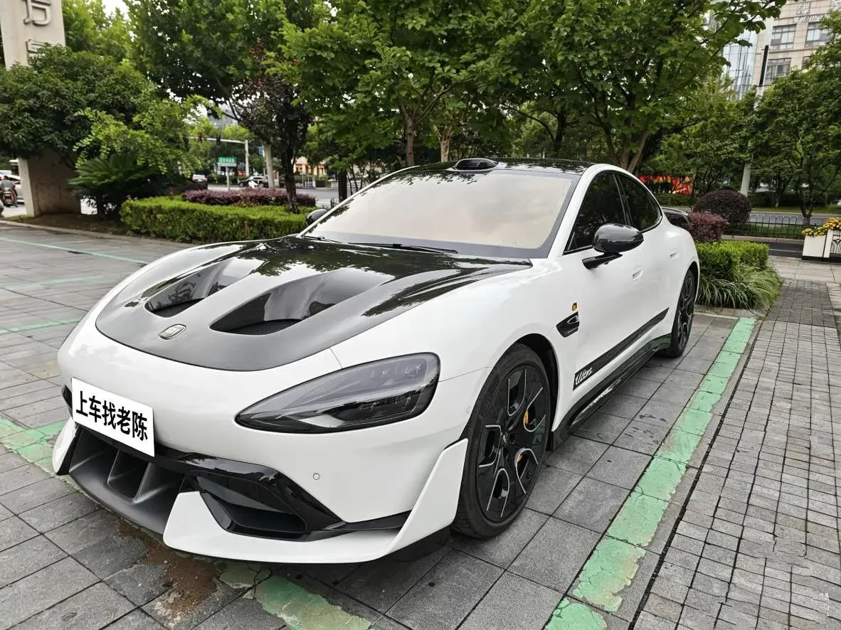 Xiaomi car Xiaomi SU7 Ultra  из Китая