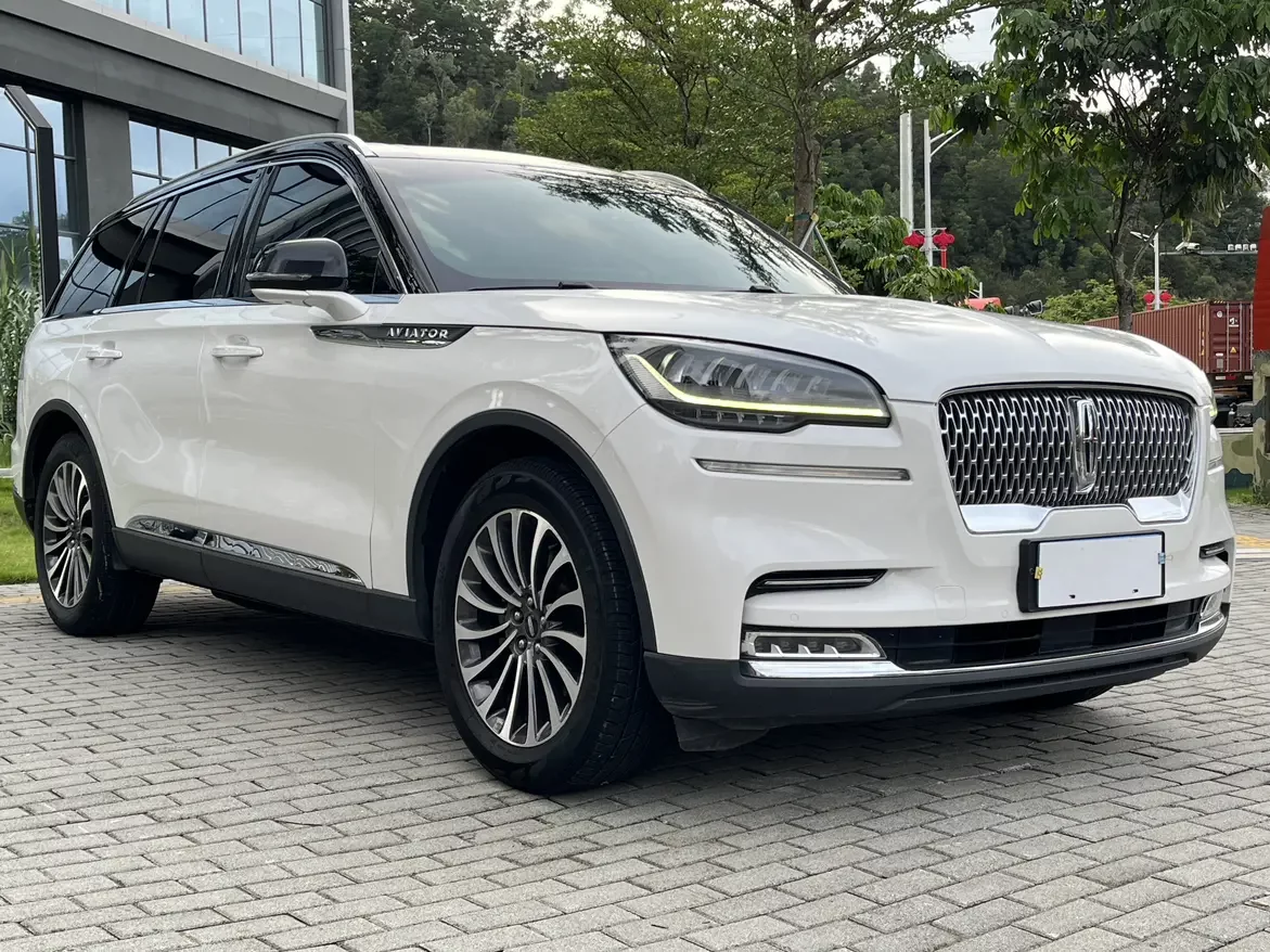 Lincoln aviator