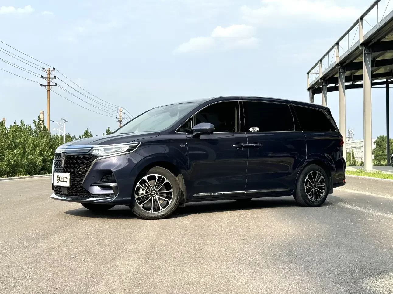 Roewe iMAX8