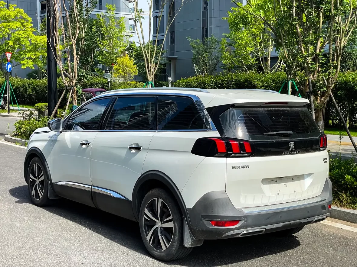 Peugeot 5008