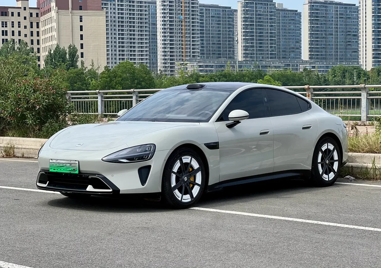 Xiaomi car Xiaomi SU7  из Китая