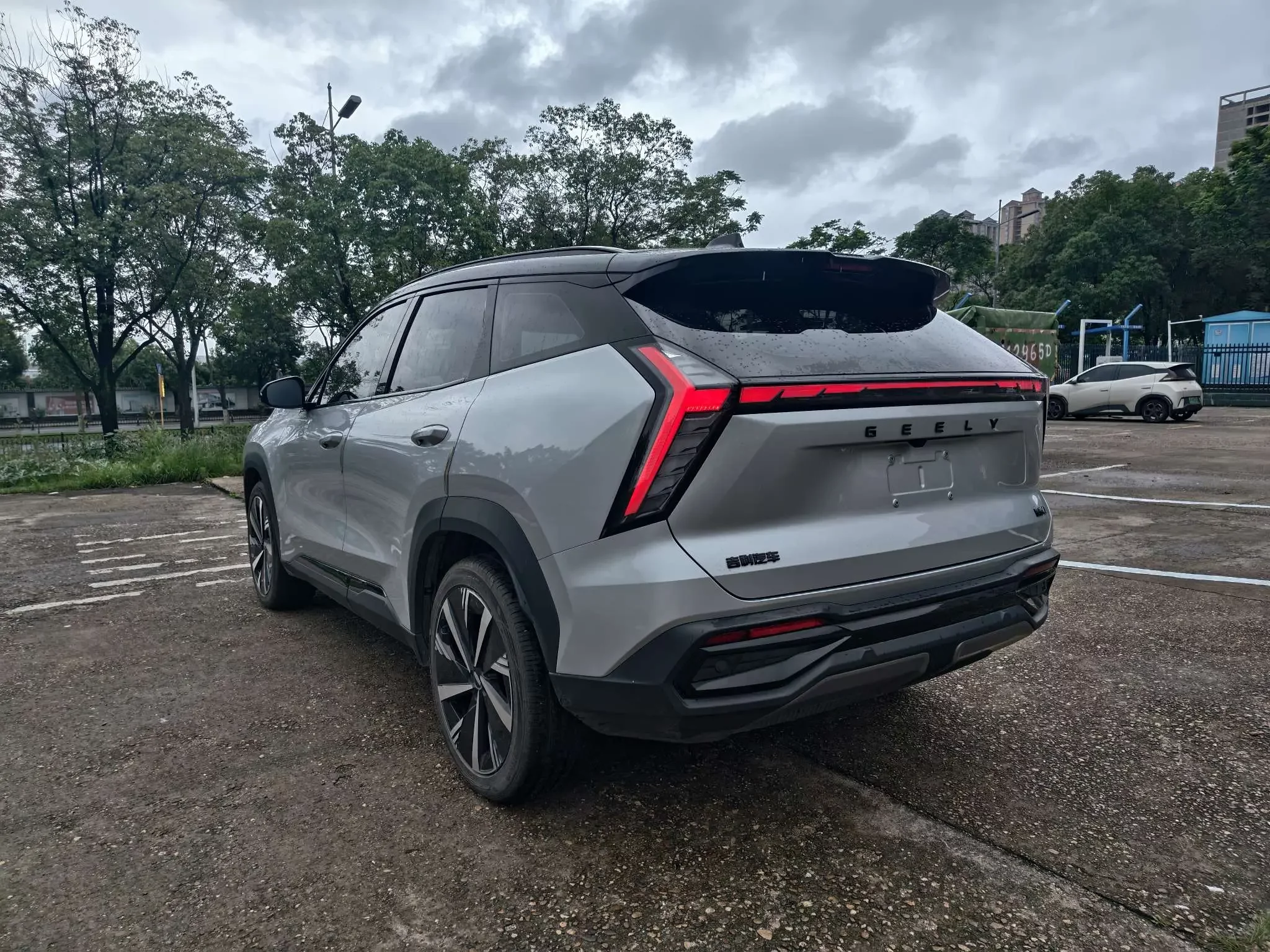 Geely Atlas L