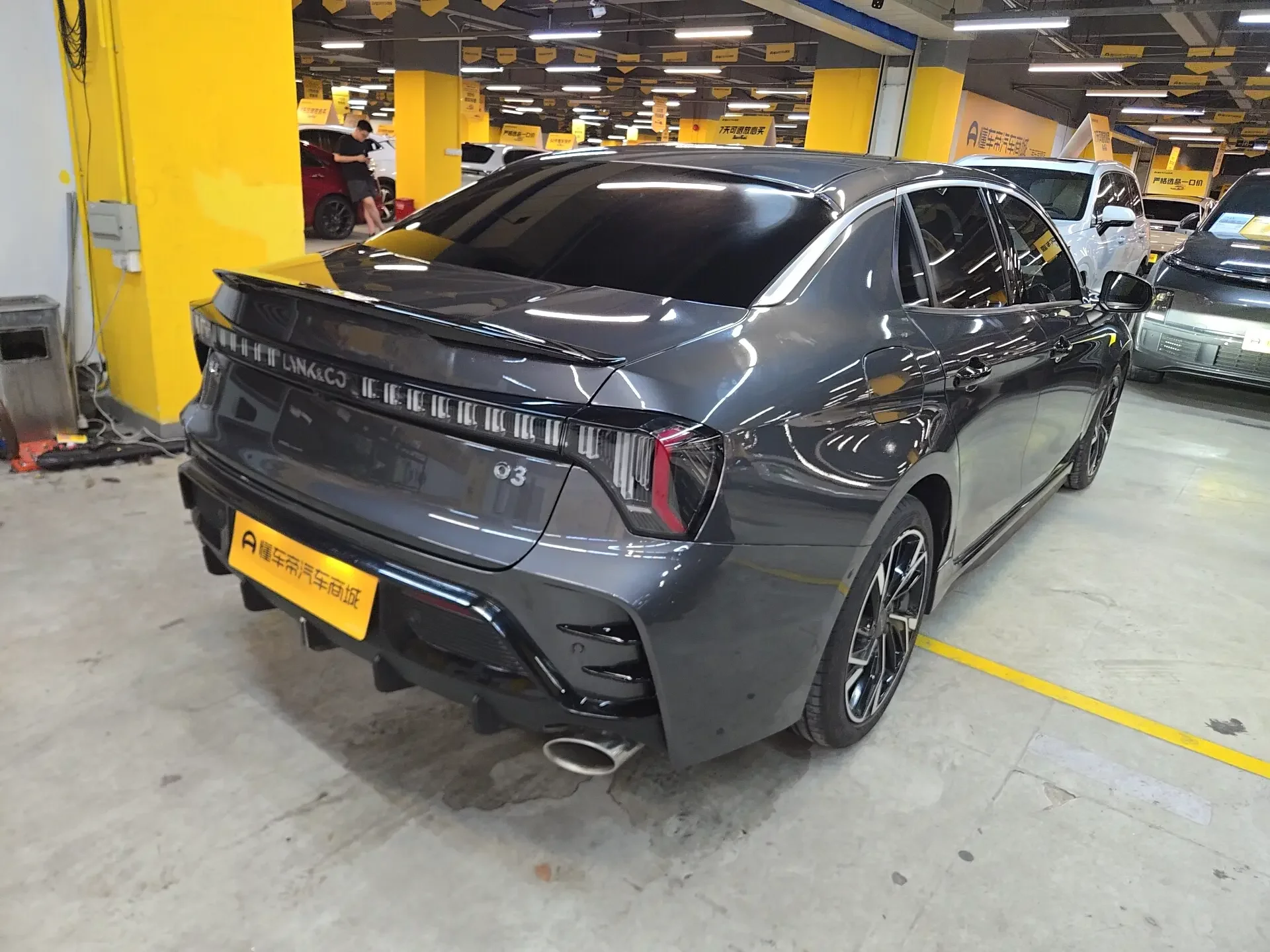Lynk & Co 03