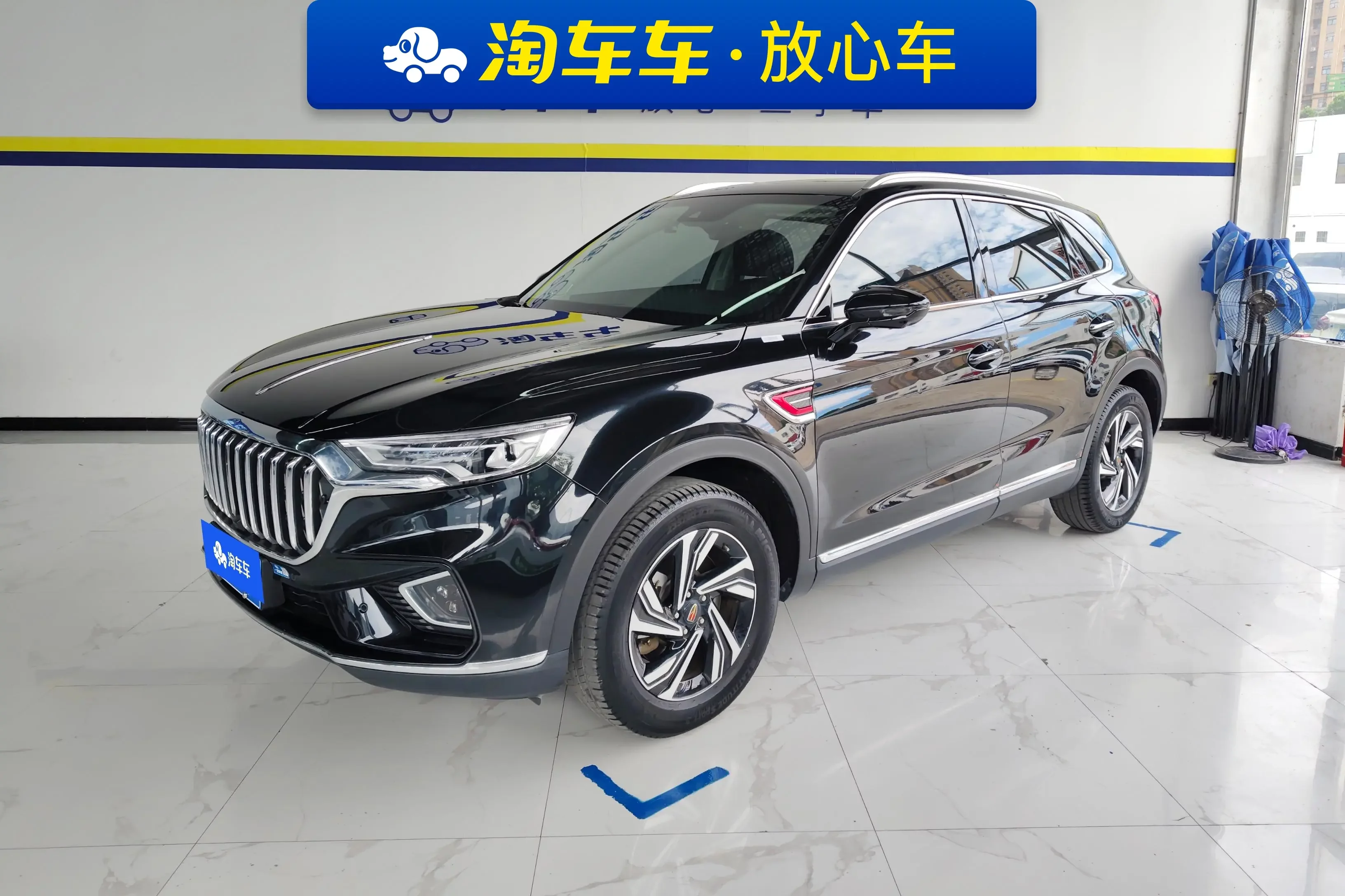 Hongqi HS5  из Китая