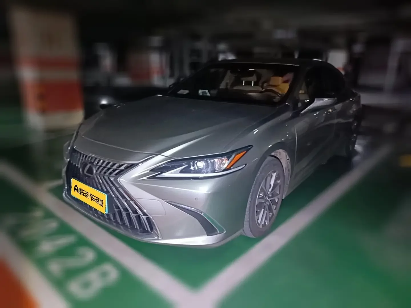 Lexus ES