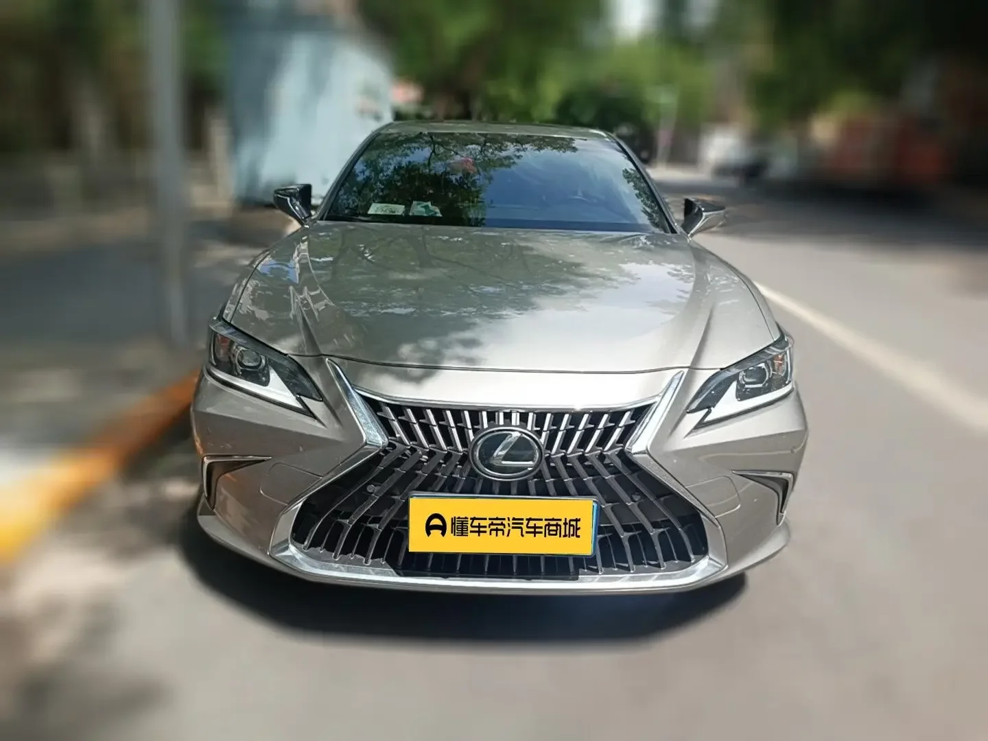 Lexus ES