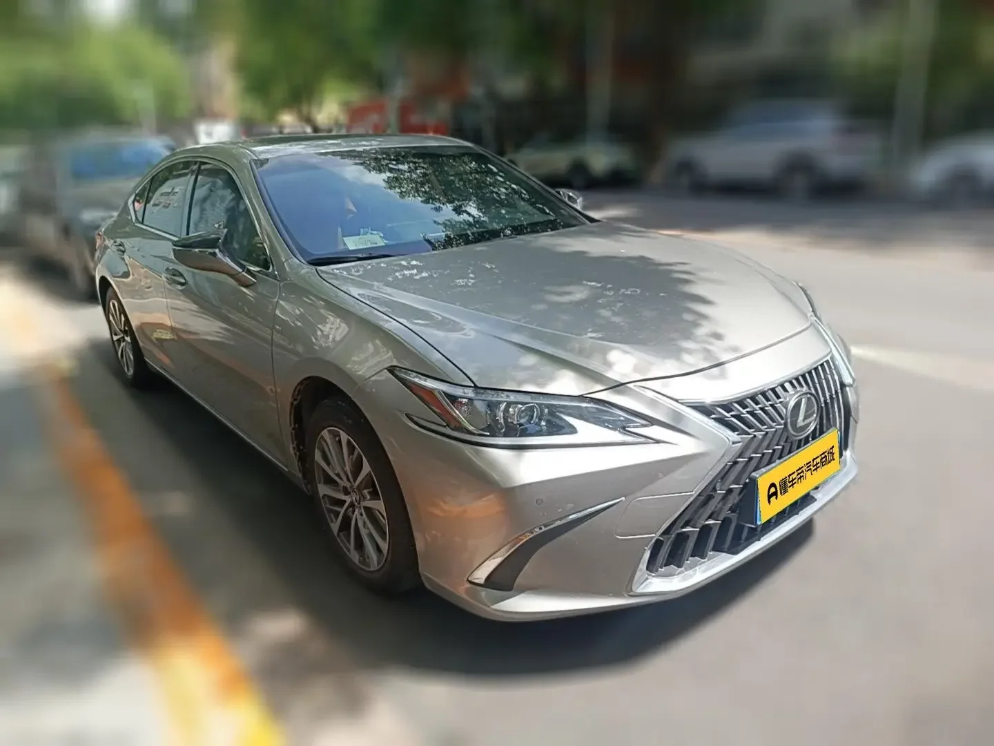 Lexus ES