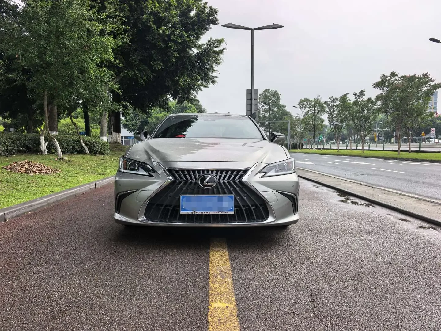 Lexus ES