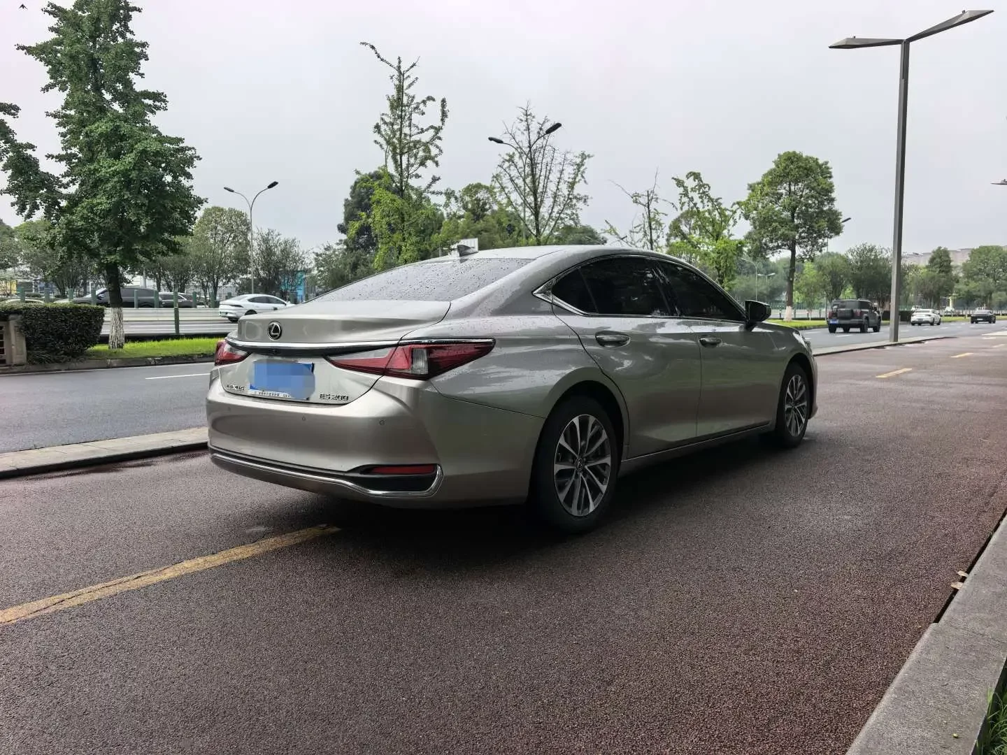 Lexus ES