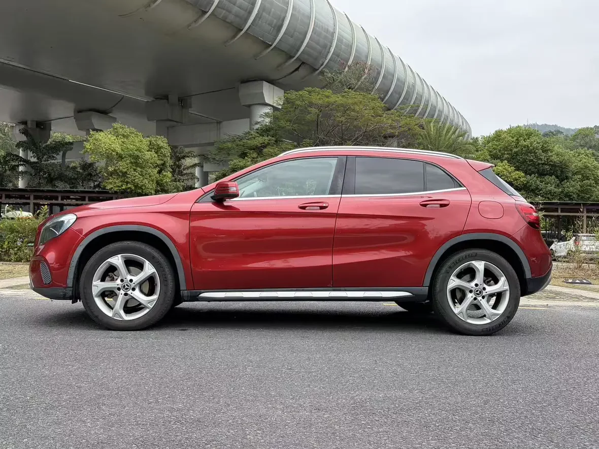 Mercedes-Benz GLA