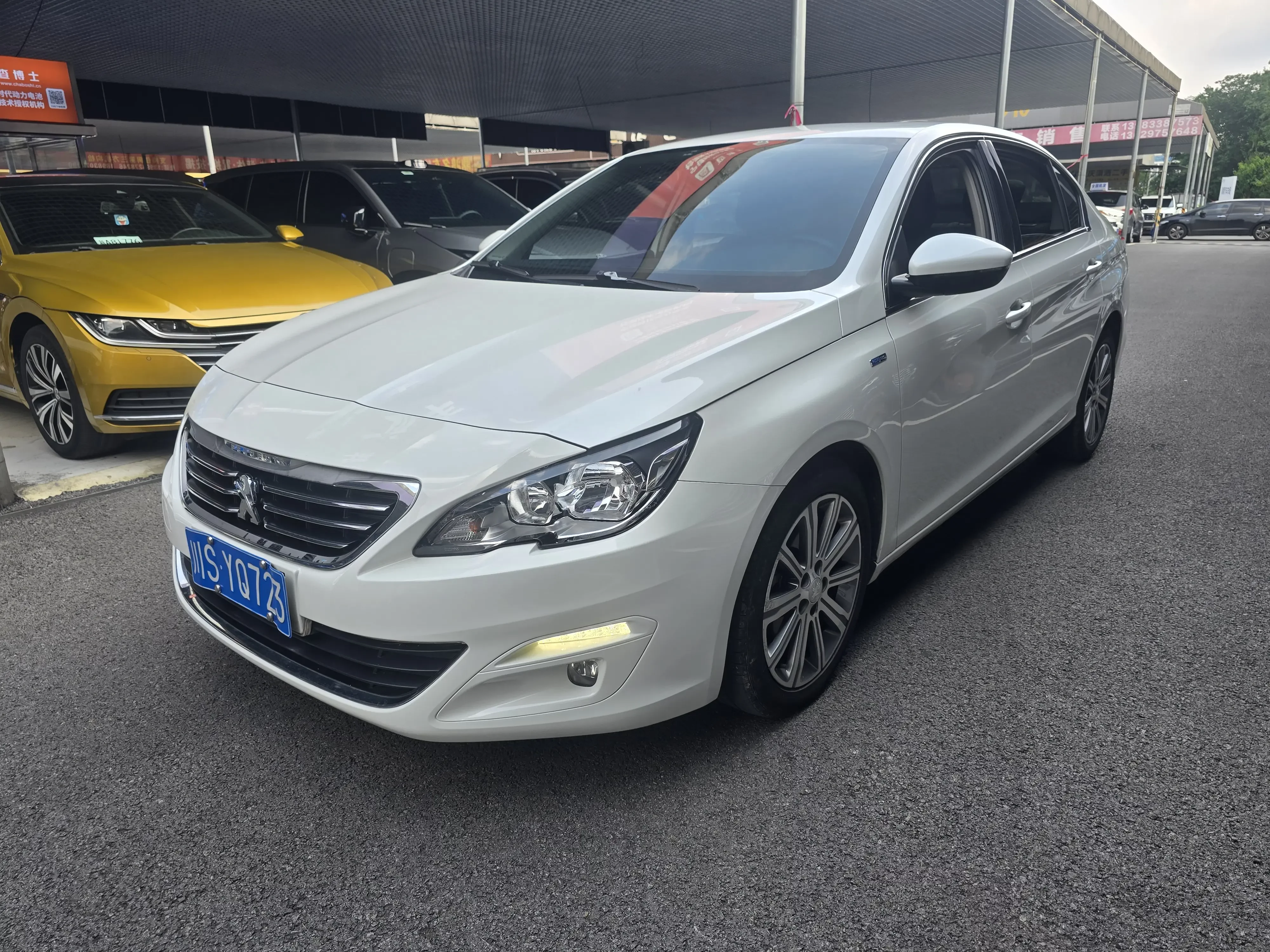 Peugeot 408