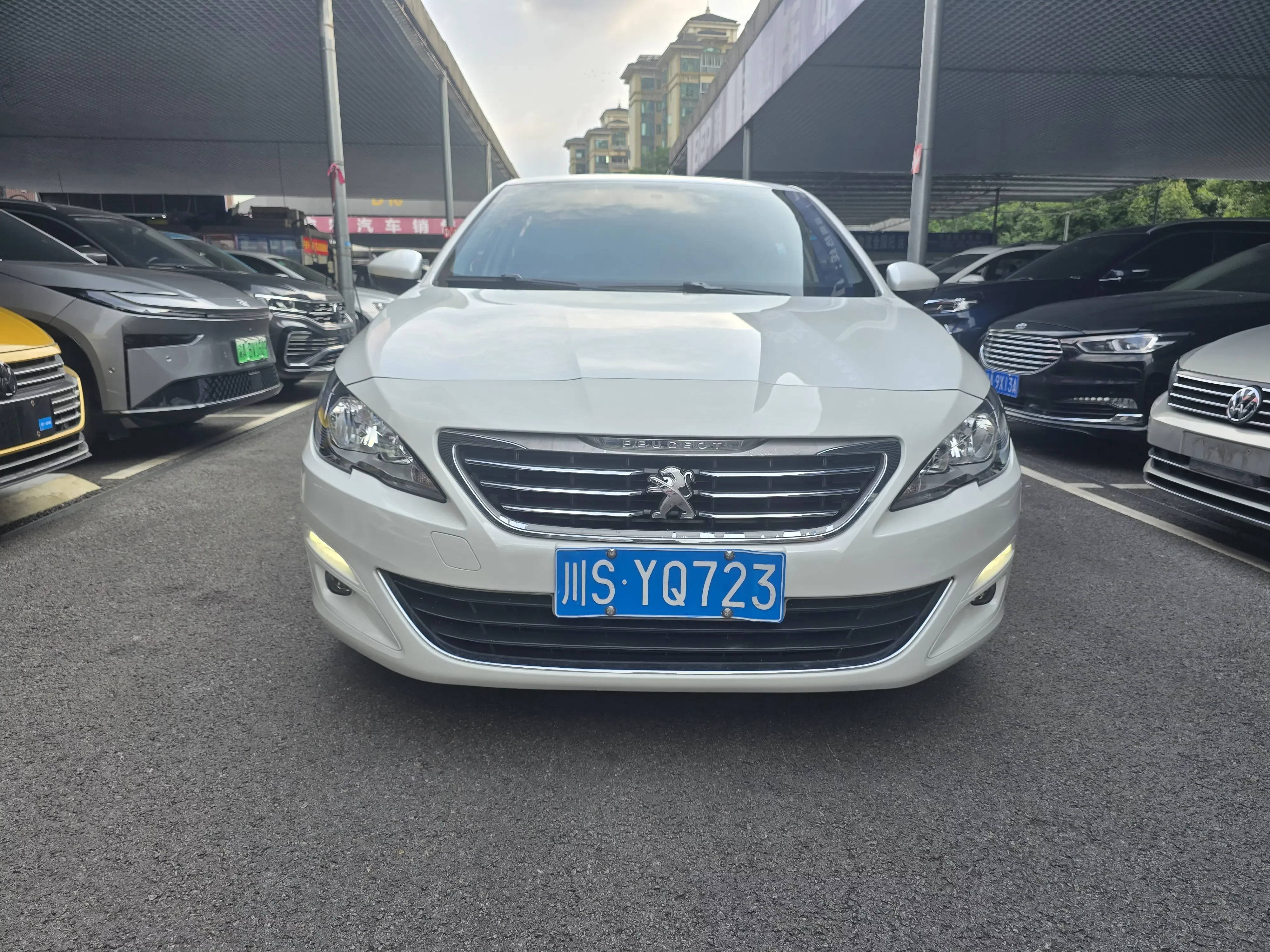 Peugeot 408