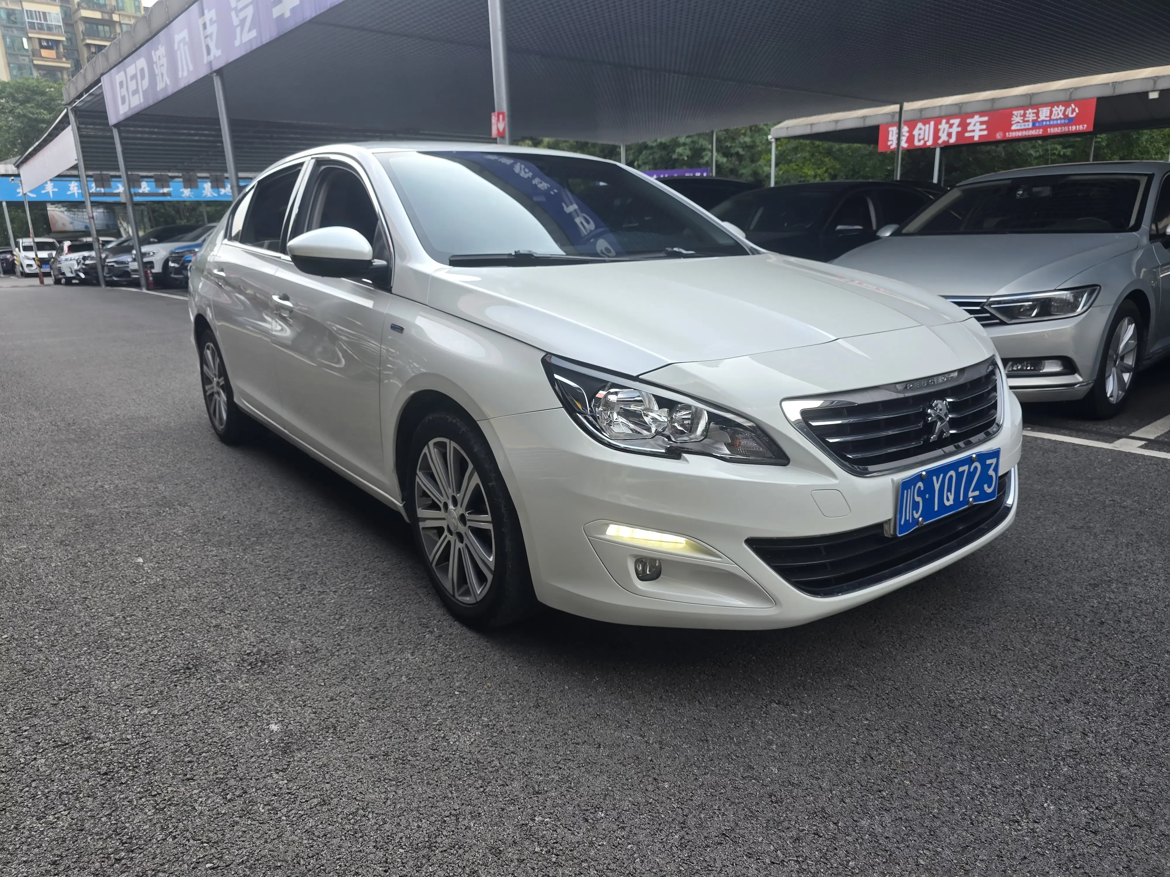 Peugeot 408