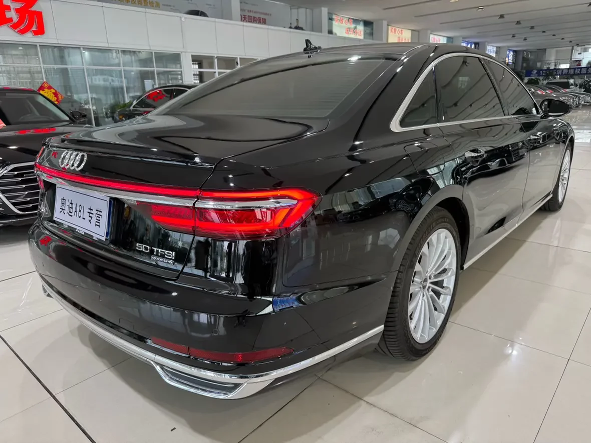 Audi A8