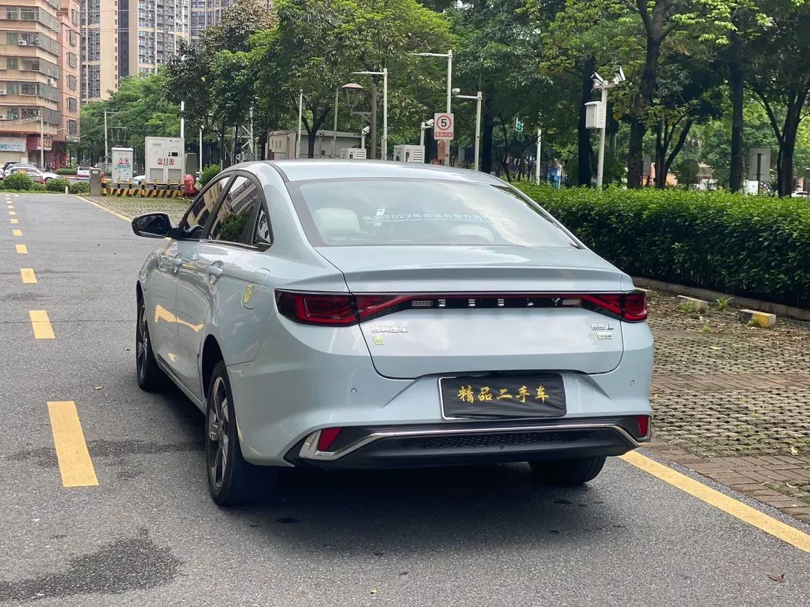 Geely Emgrand L HiP