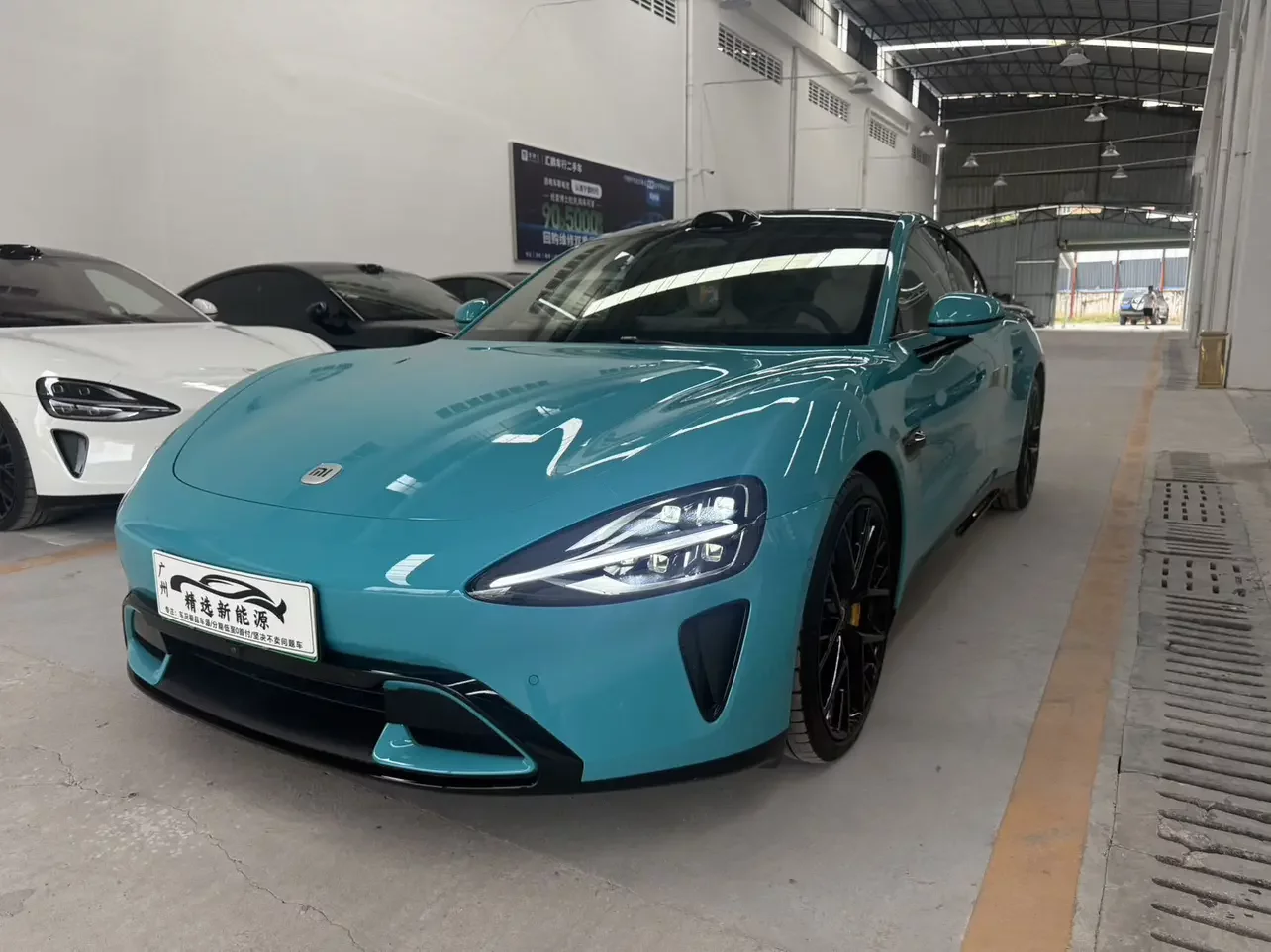 Xiaomi car Xiaomi SU7  из Китая