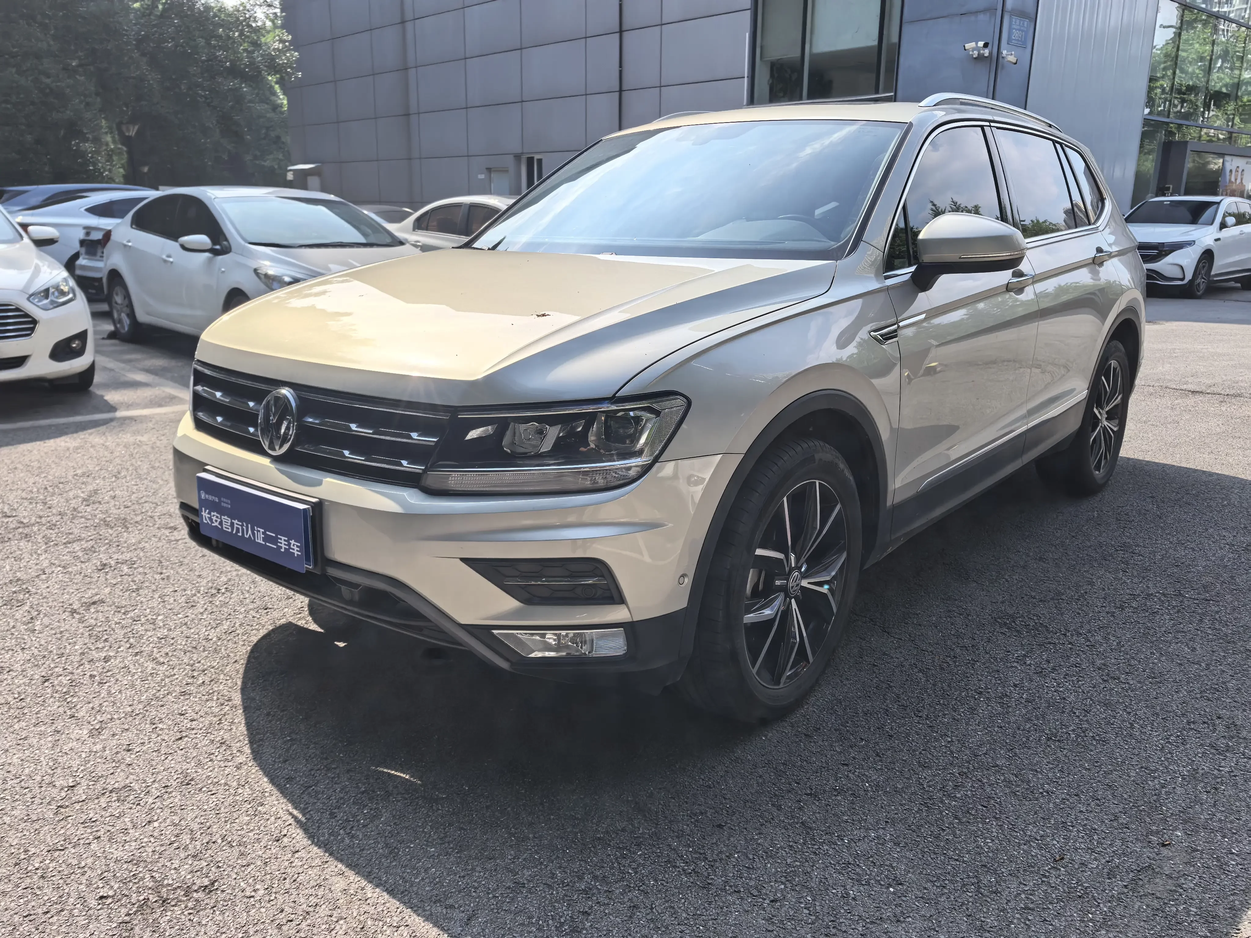 Volkswagen Tiguan L