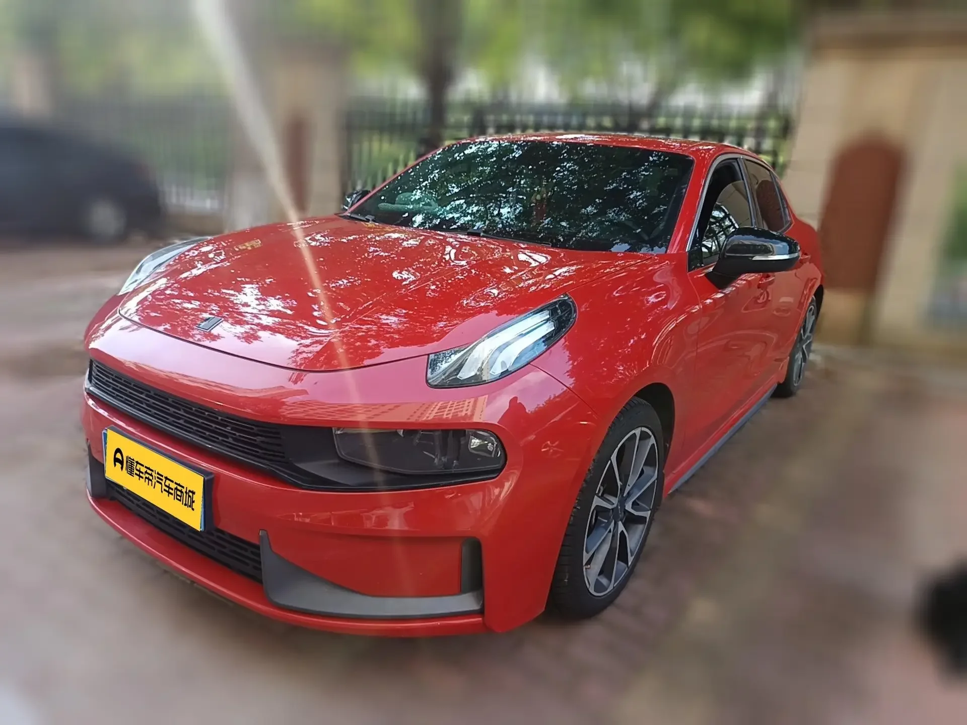 Lynk & Co 03