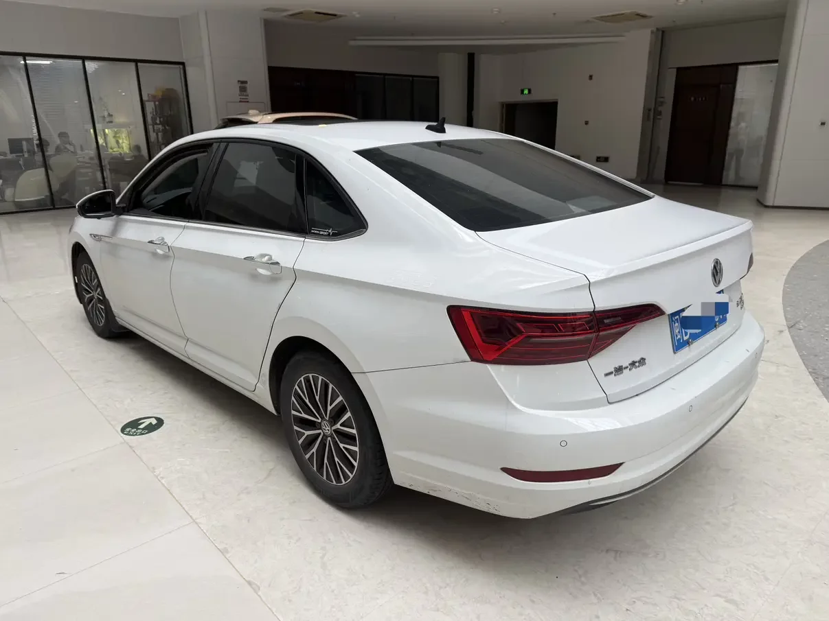 Volkswagen Sagitar