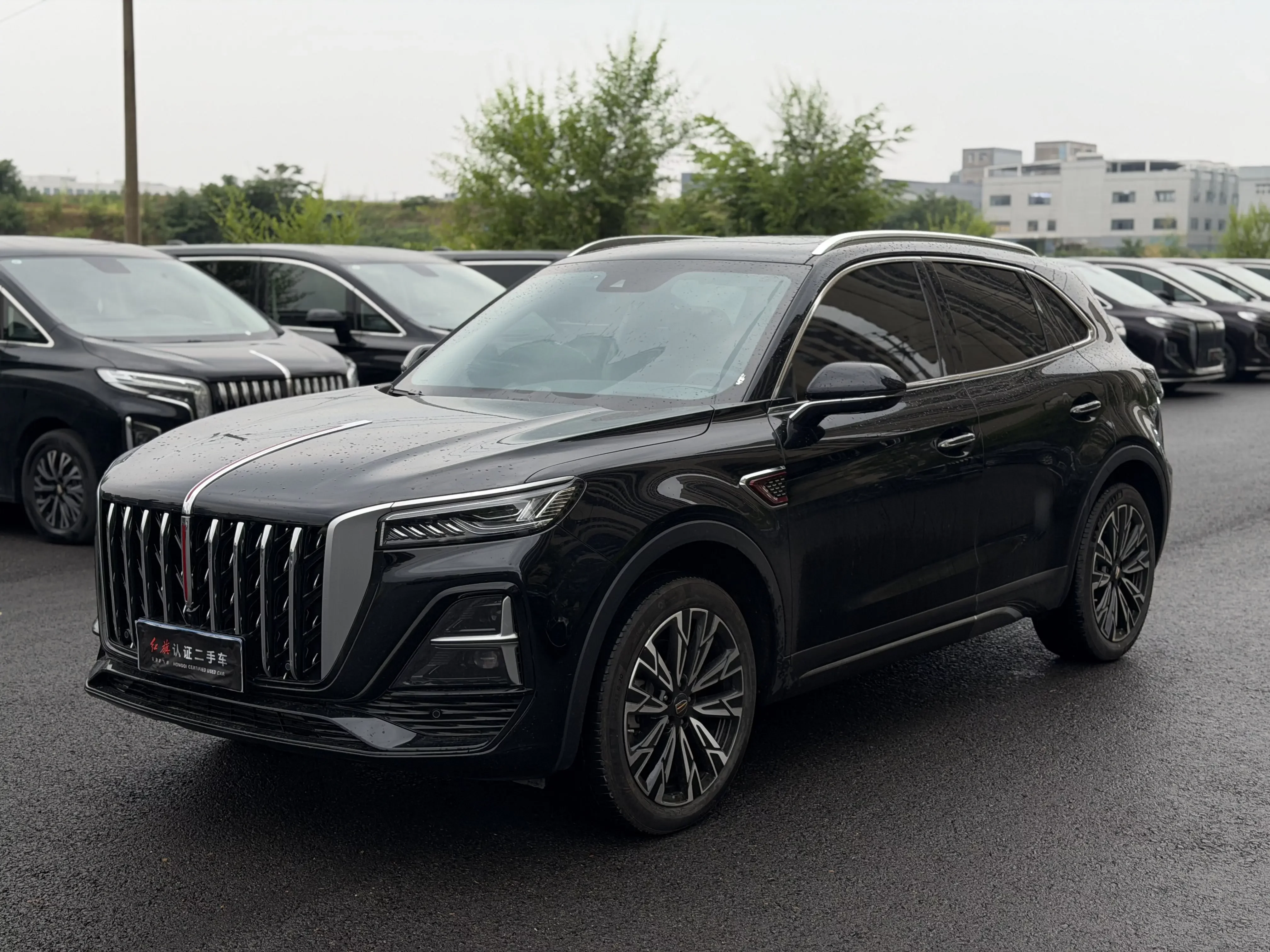 Hongqi HS5