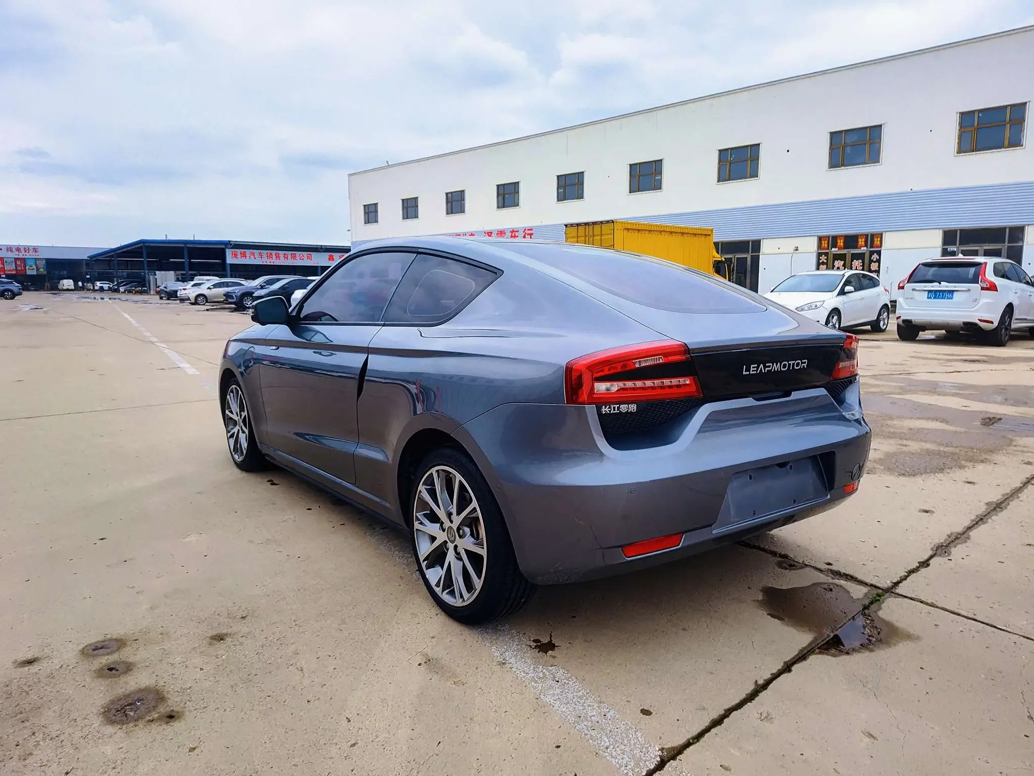 Leapmotor Leap running S01
