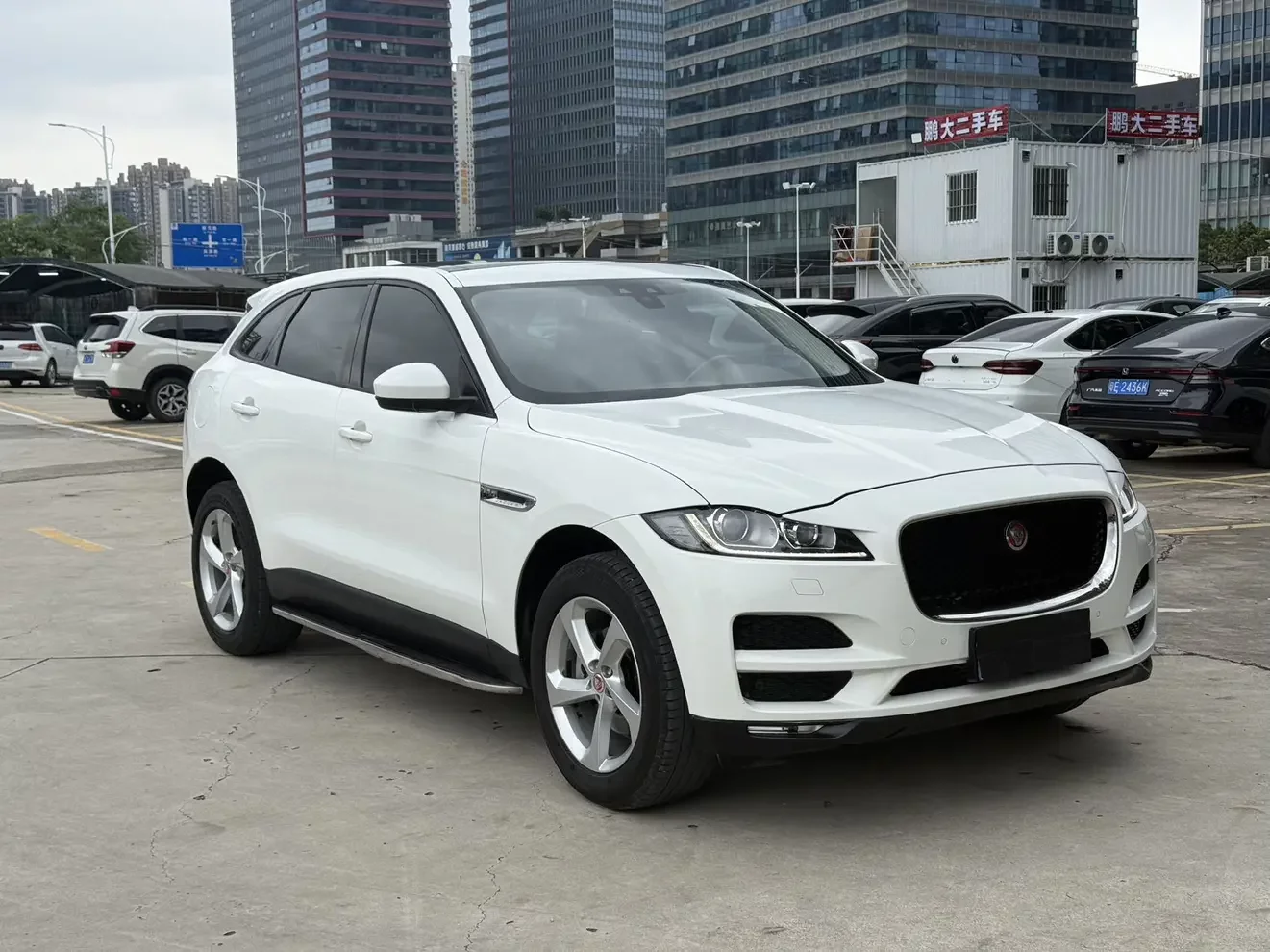 Jaguar F-PACE