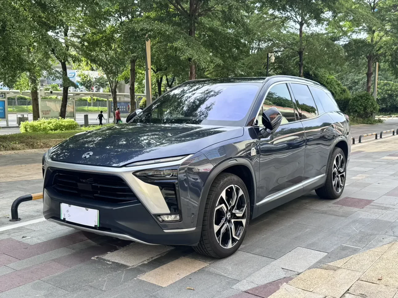 NIO ES8