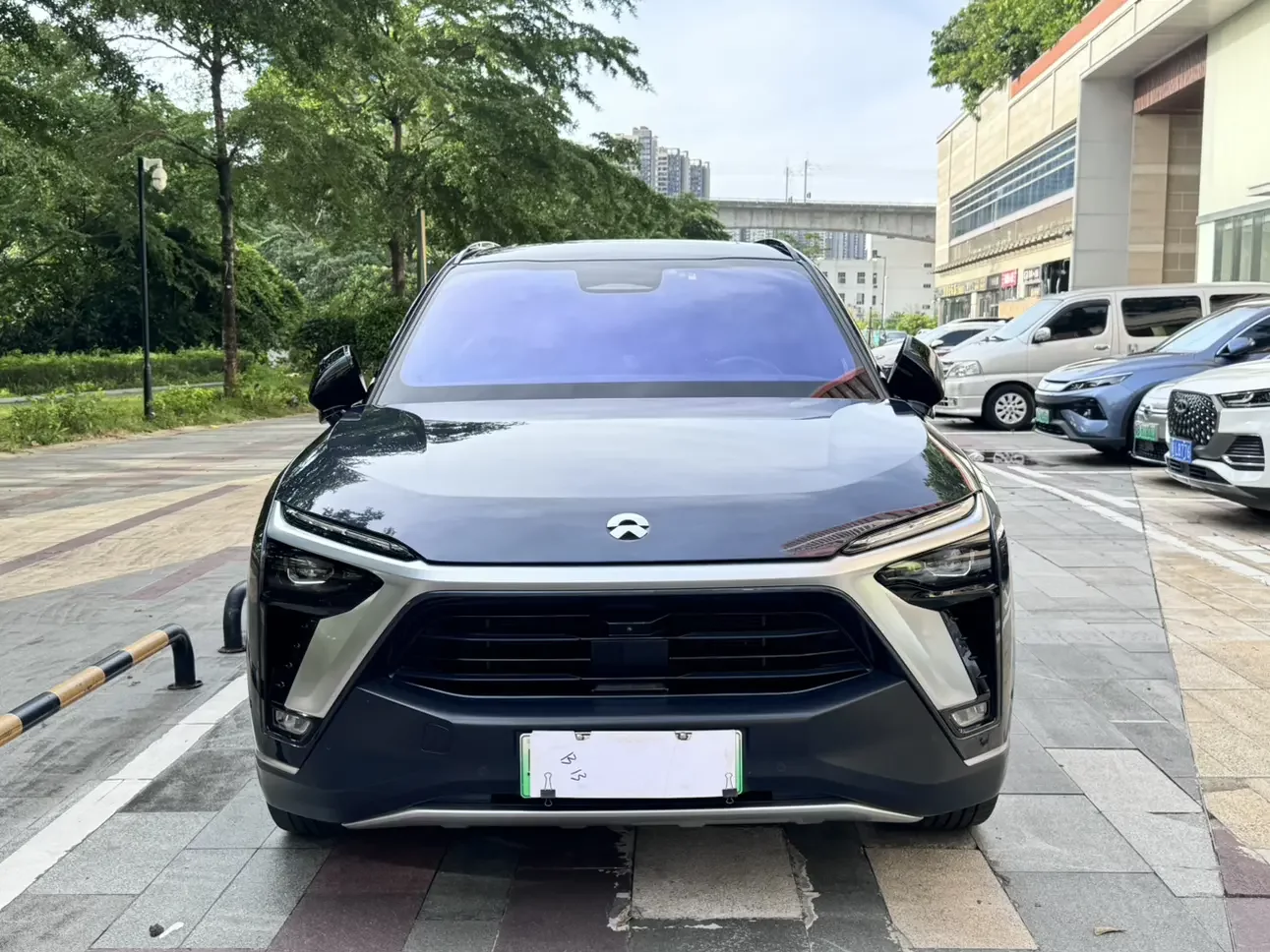 NIO ES8