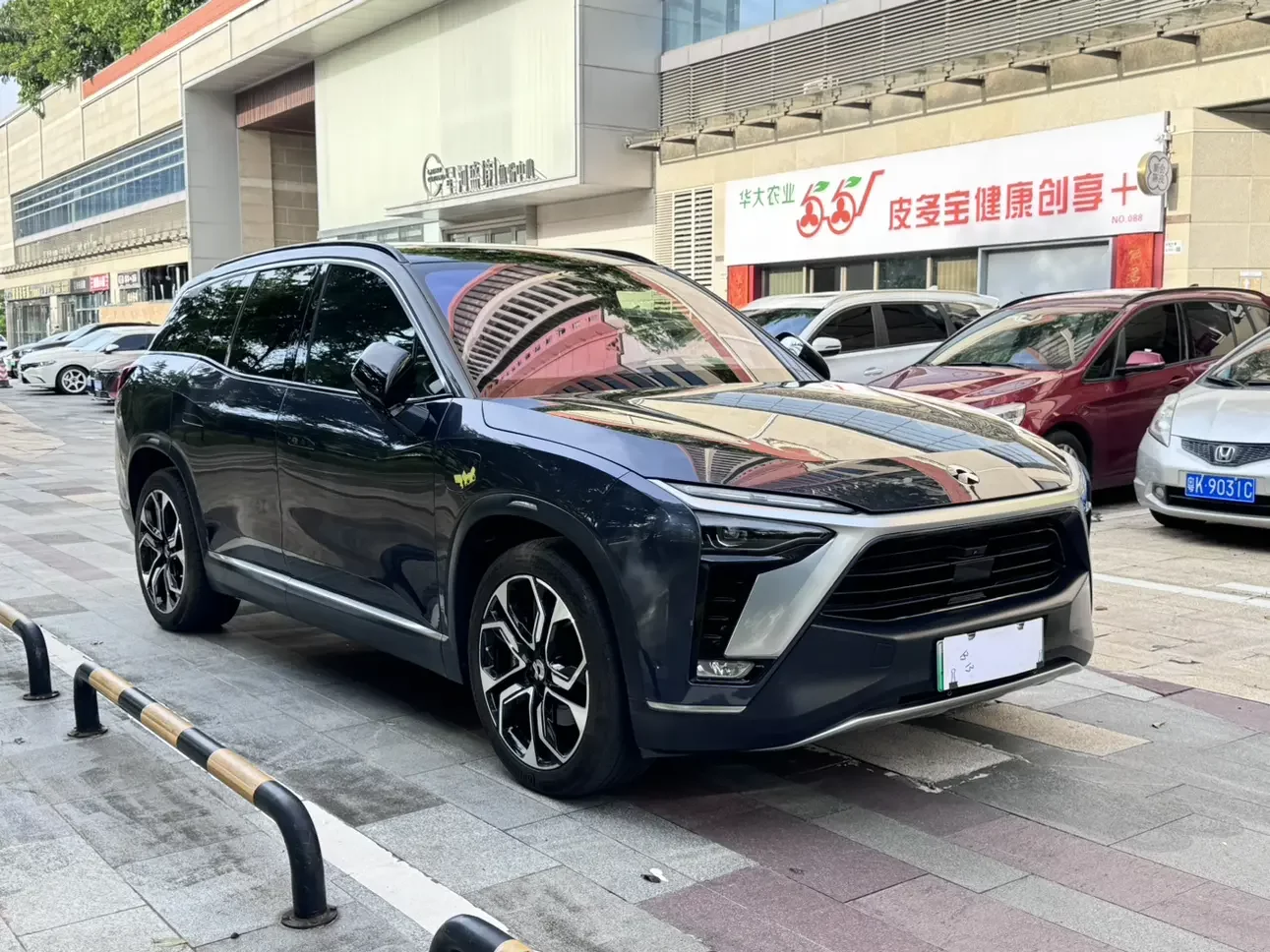 NIO ES8