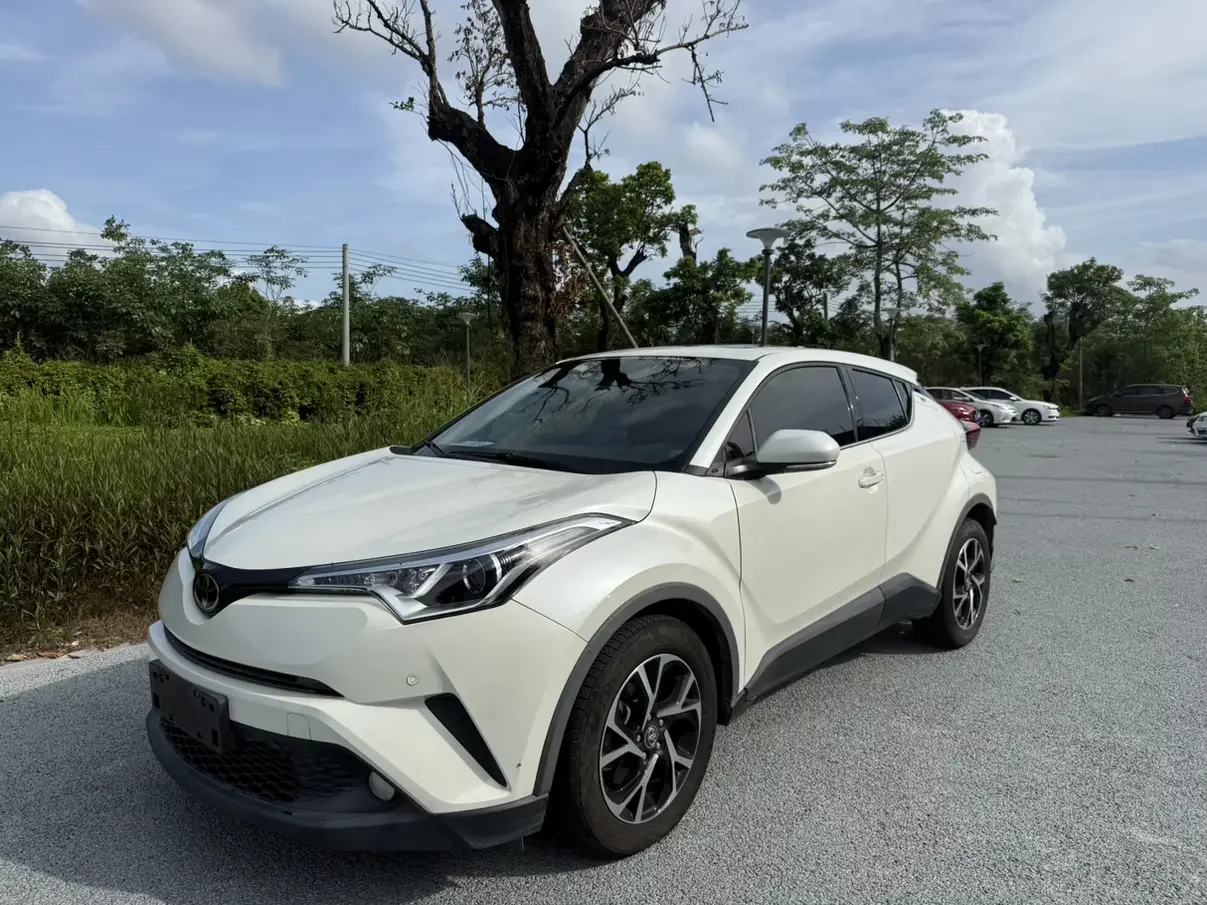 Toyota C-HR  из Китая