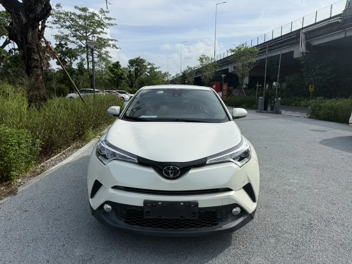 Toyota C-HR  из Китая