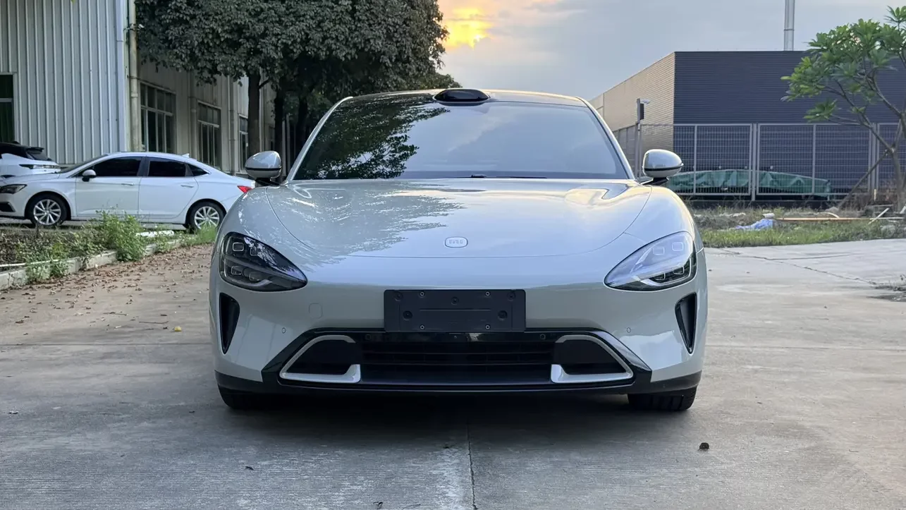 Xiaomi car Xiaomi SU7  из Китая